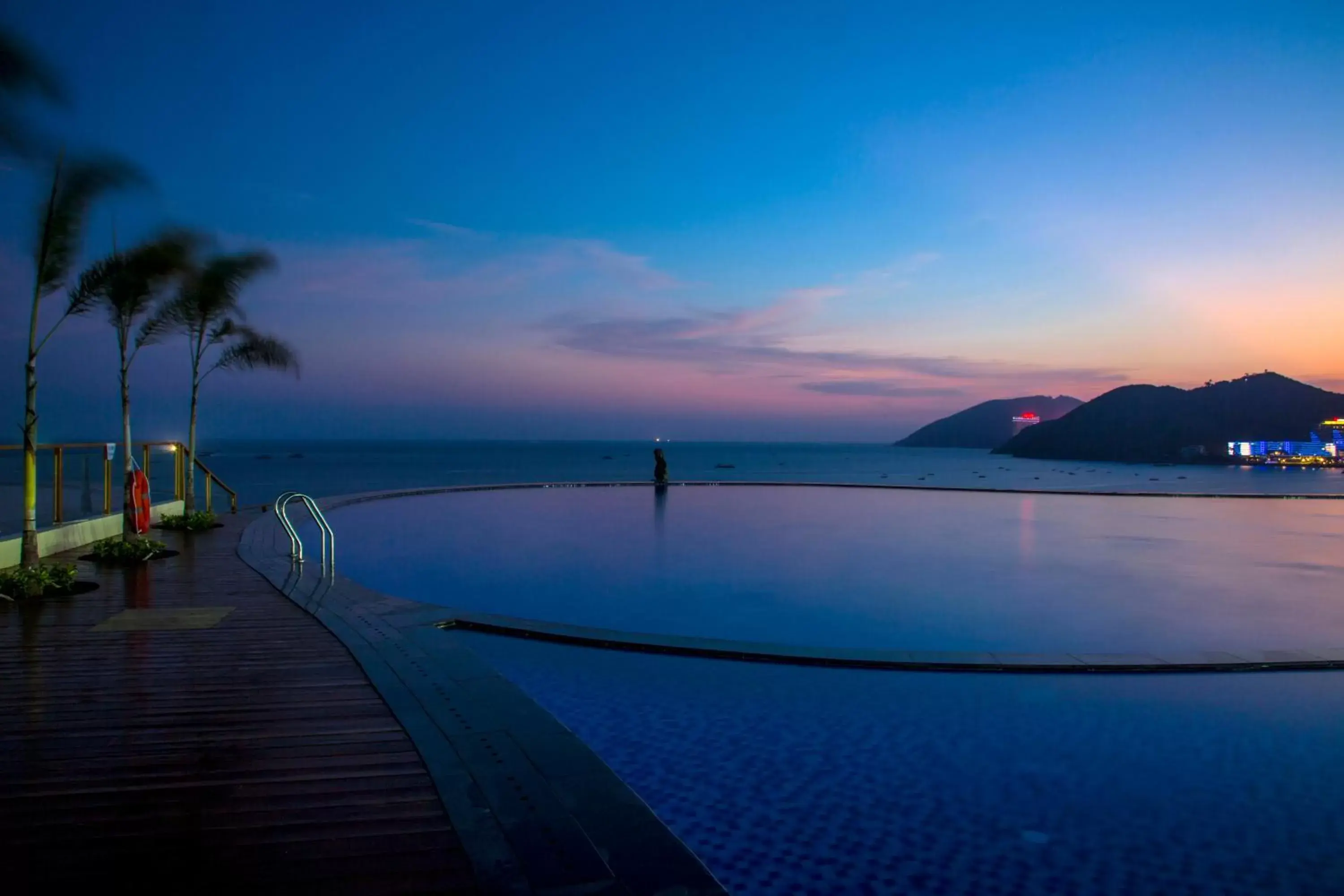 Swimming Pool in Harman Resort Hotel Sanya