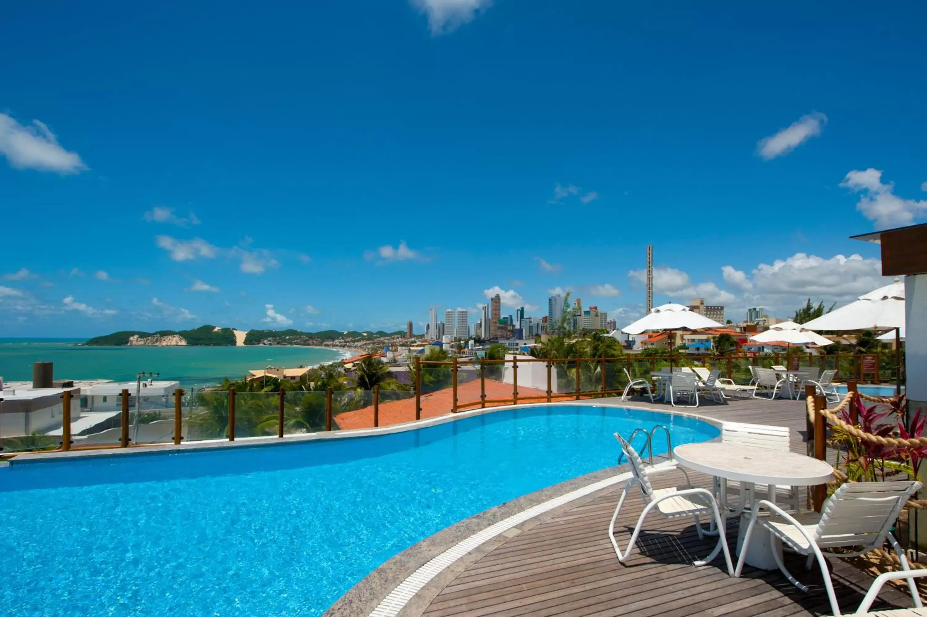 Swimming Pool in Pontalmar Praia Hotel