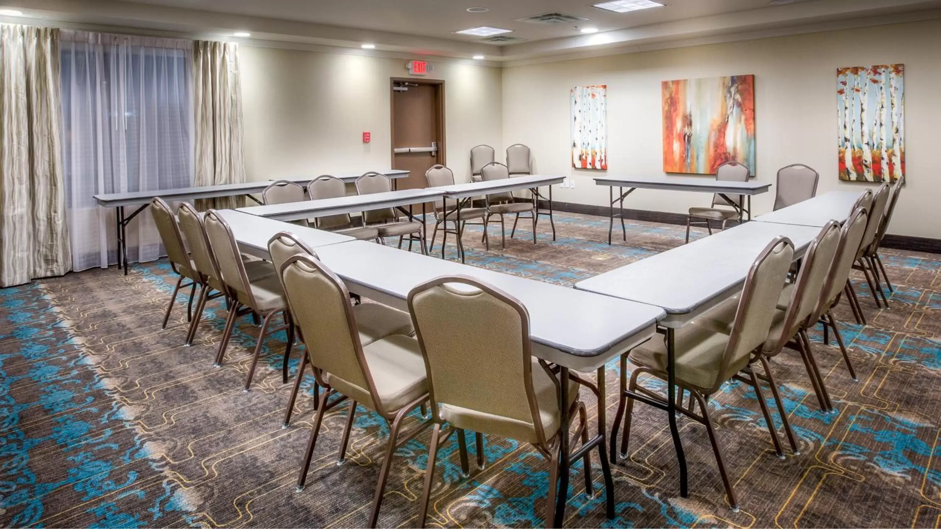 Meeting/conference room in Holiday Inn Express Wichita South, an IHG Hotel