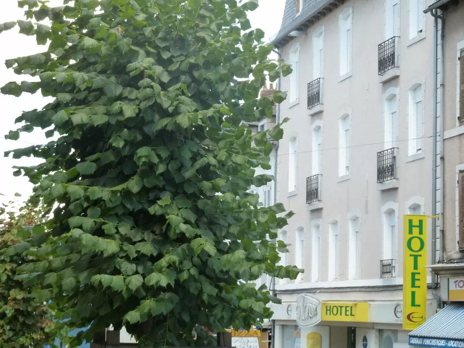 Facade/entrance, Property Building in Hôtel Concorde - Rodez Centre Ville