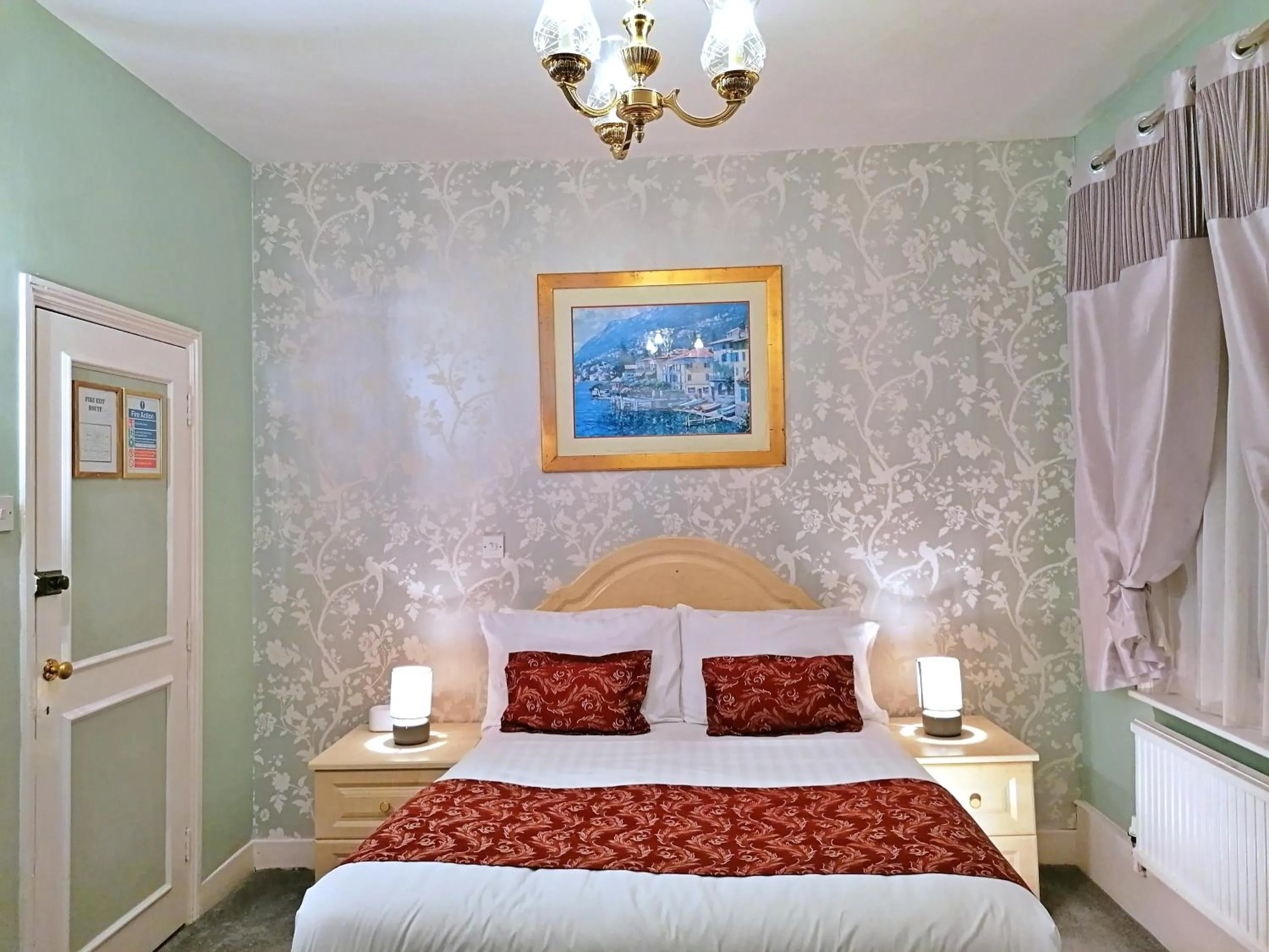 Bedroom, Bed in The Gordon House Hotel