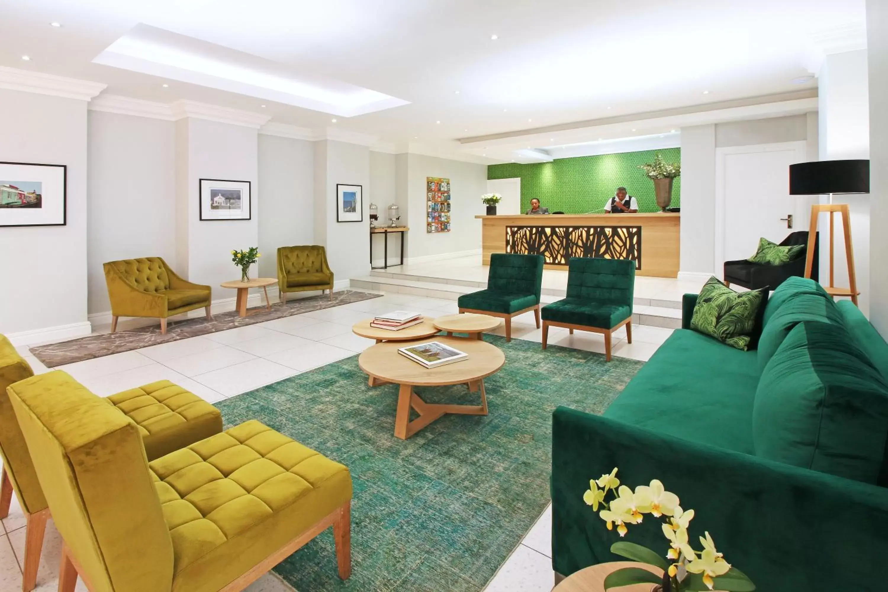 Lobby or reception, Seating Area in Hollow on the Square City Hotel