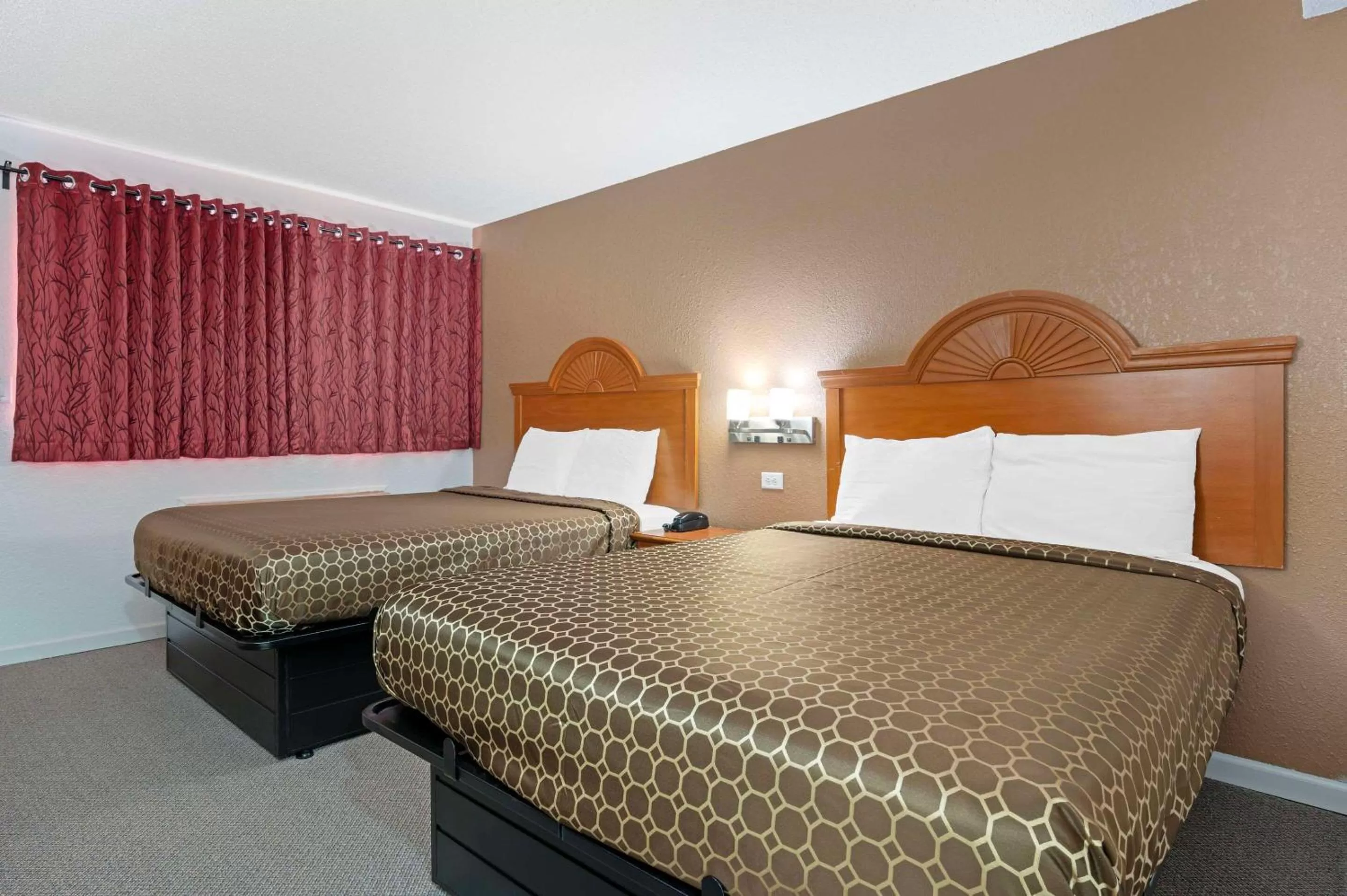 Bedroom, Bed in Rodeway Inn Terre Haute near University