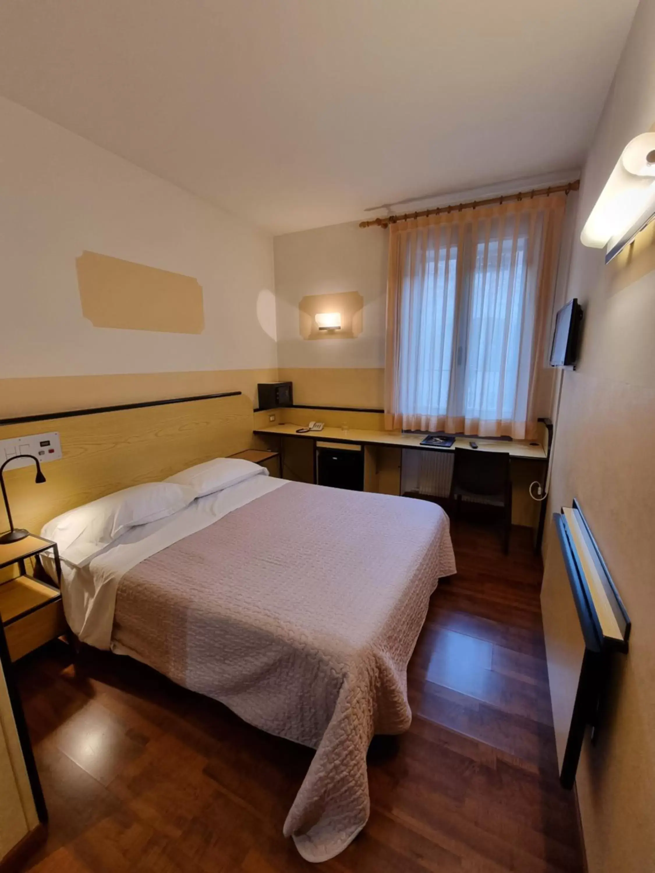 Bedroom, Bed in CityHotel Cristina Vicenza