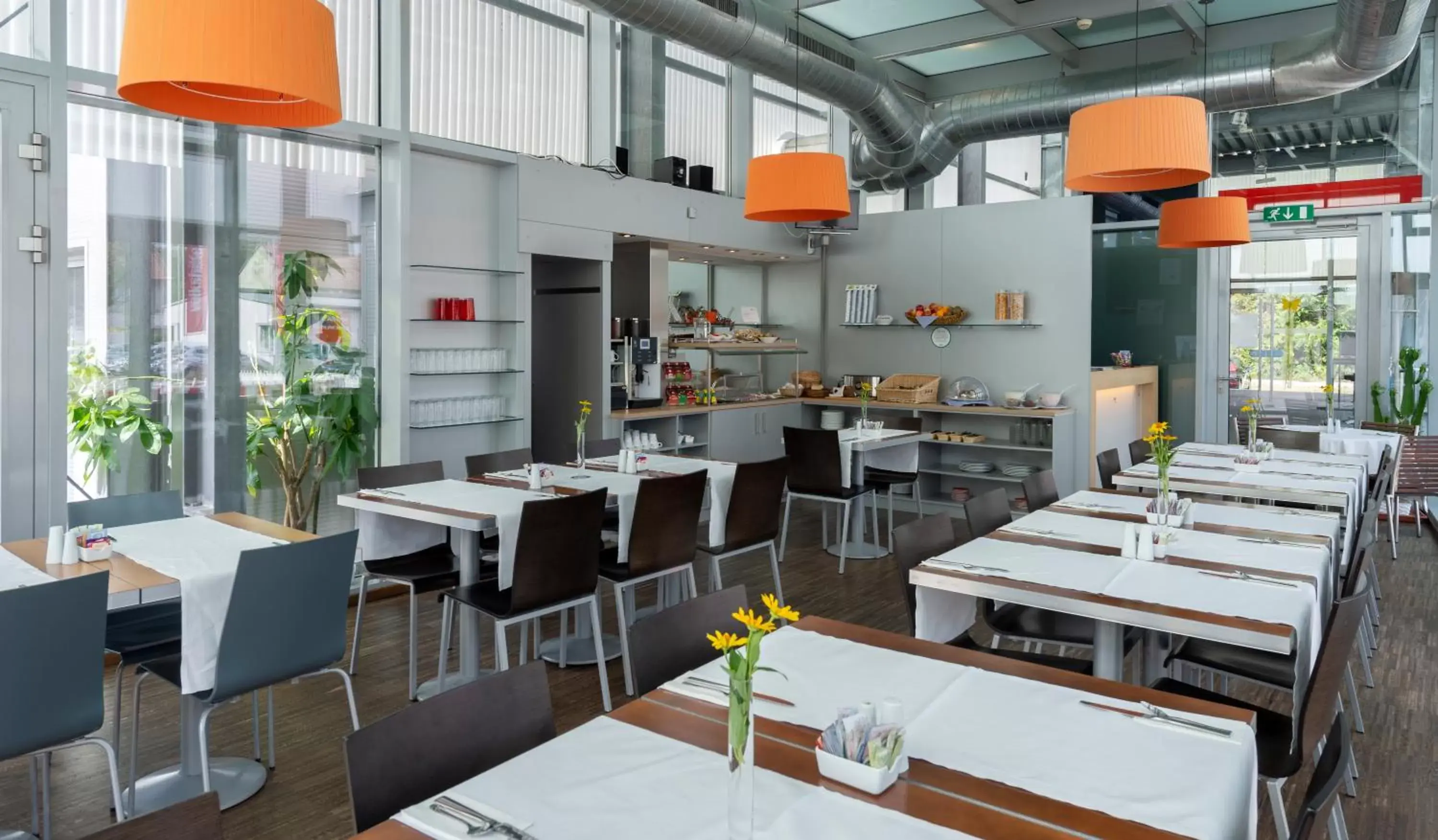 Continental breakfast, Restaurant/Places to Eat in Orange Wings Krems