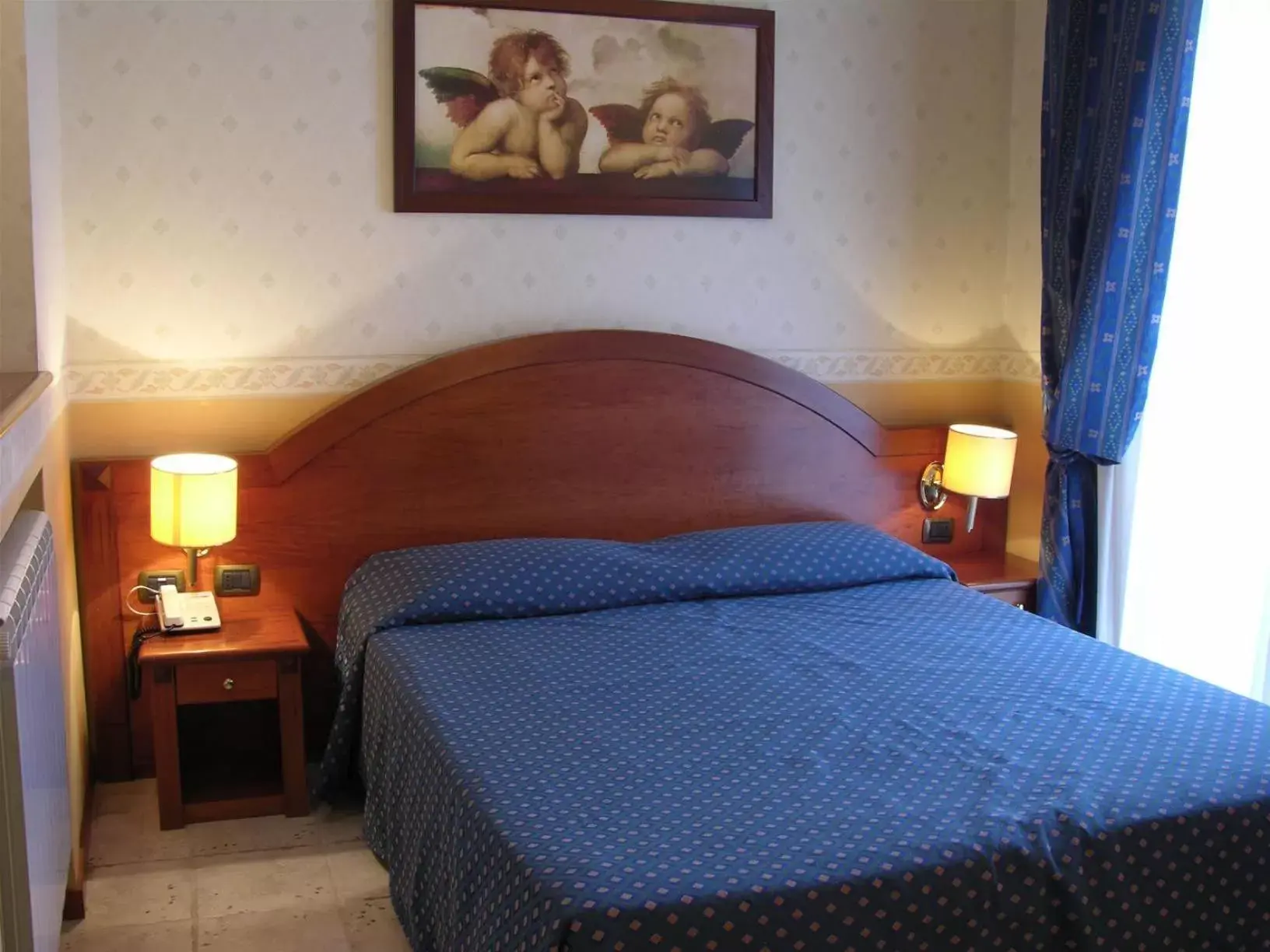 Photo of the whole room, Bed in Hotel Verona Rome