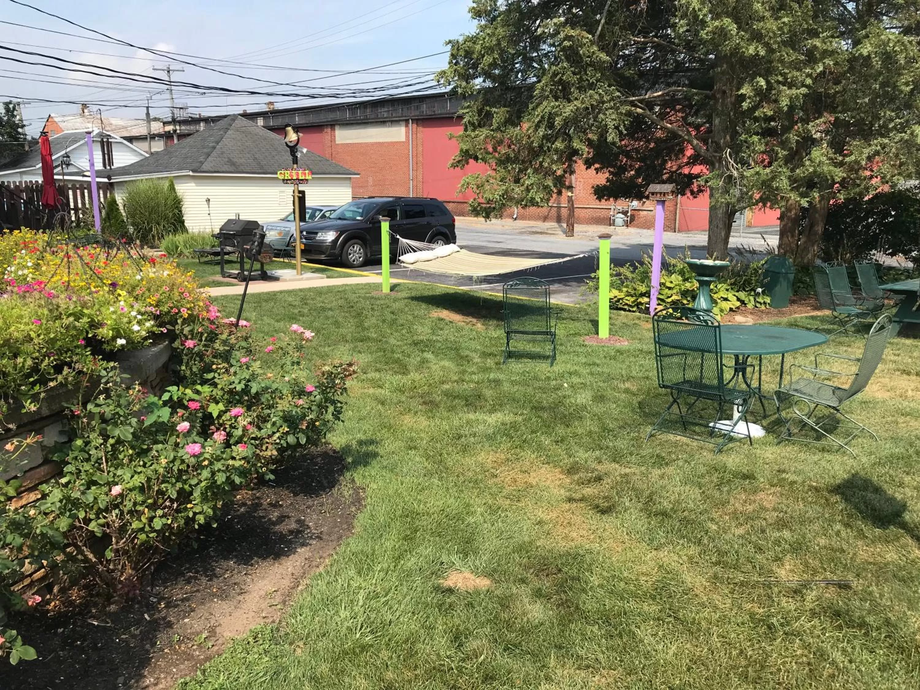 Simmons Motel and Suites