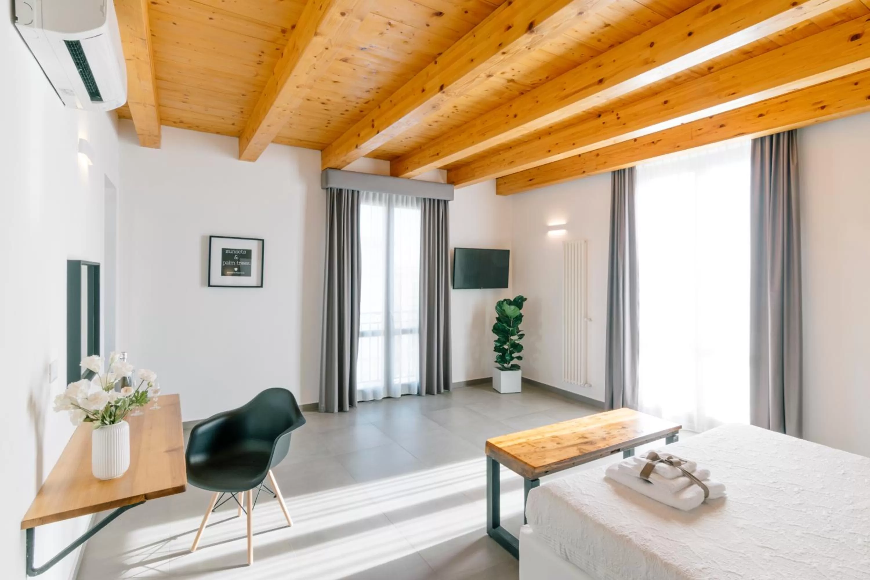 Photo of the whole room, Bed in Boutique BnB Dolcevita