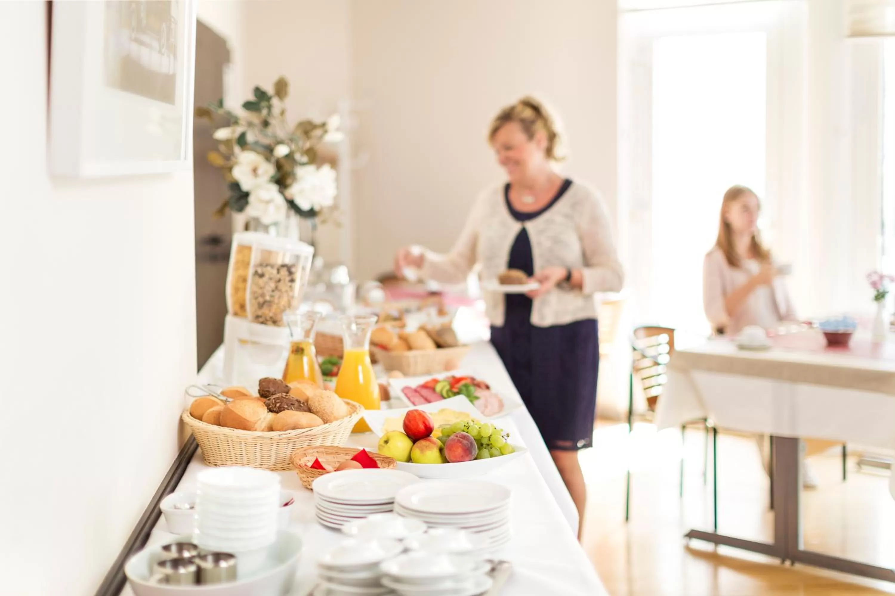 Restaurant/places to eat in Hotel Am Weberplatz