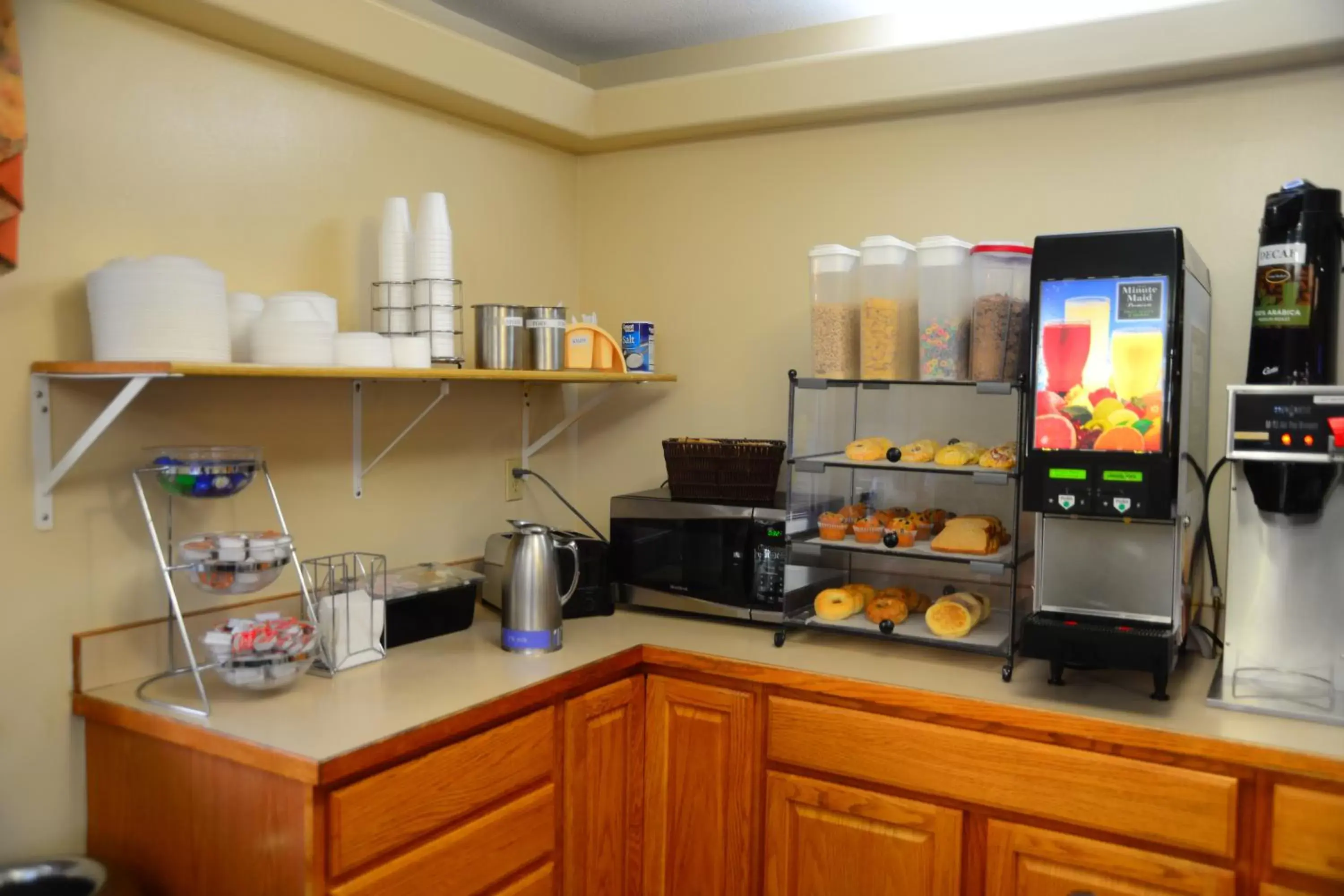 American breakfast, Kitchen/Kitchenette in Budget Inn Express