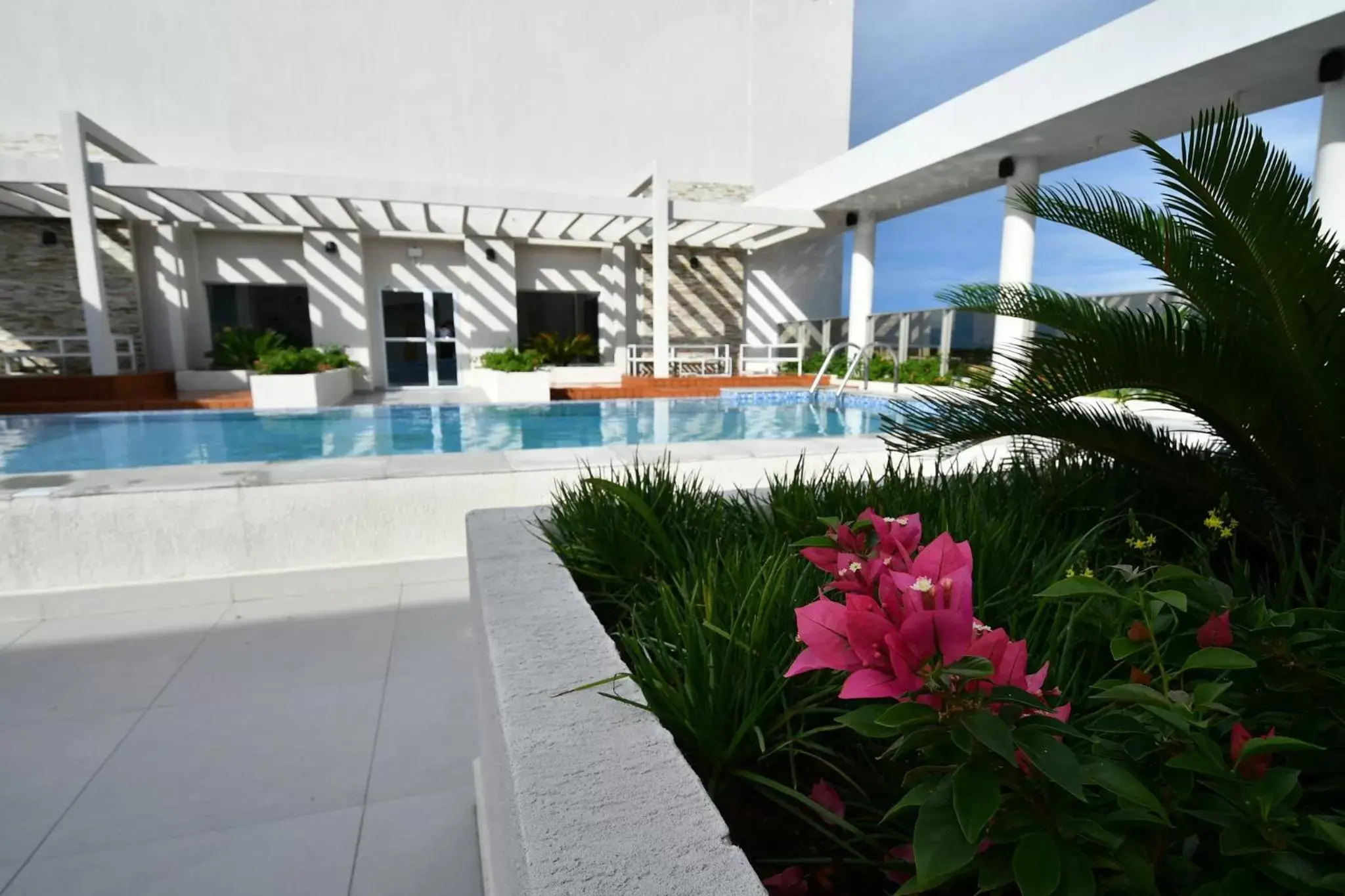 Swimming Pool in Holiday Inn Express Asuncion Aviadores , an IHG Hotel