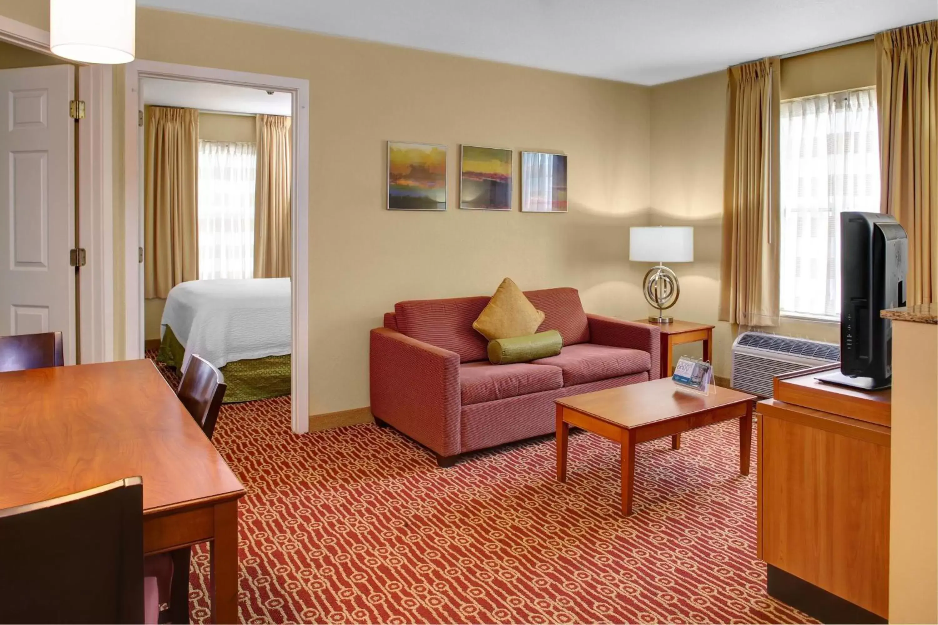 Bedroom, Seating Area in TownePlace Suites by Marriott Findlay