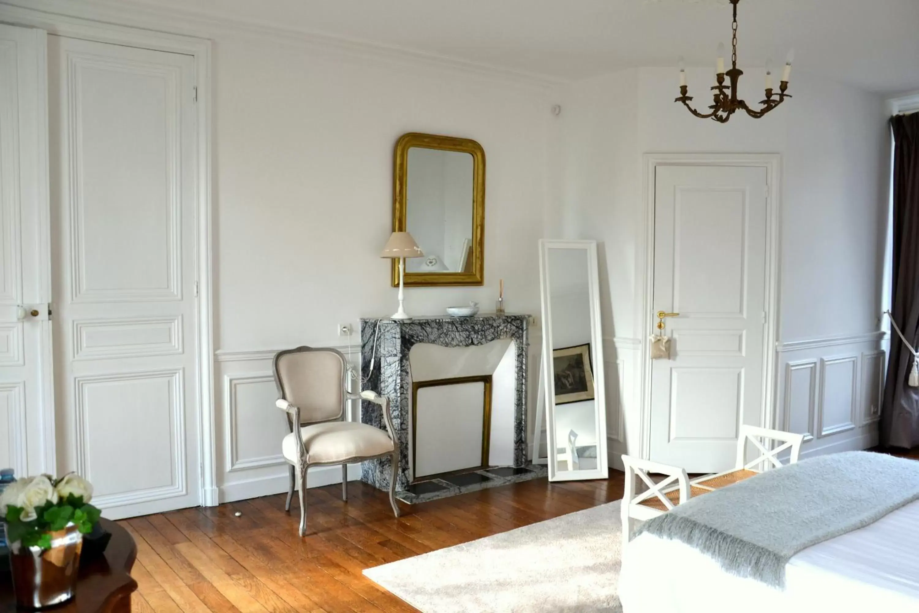 Bedroom, Seating Area in Clos de Bellefontaine B&B