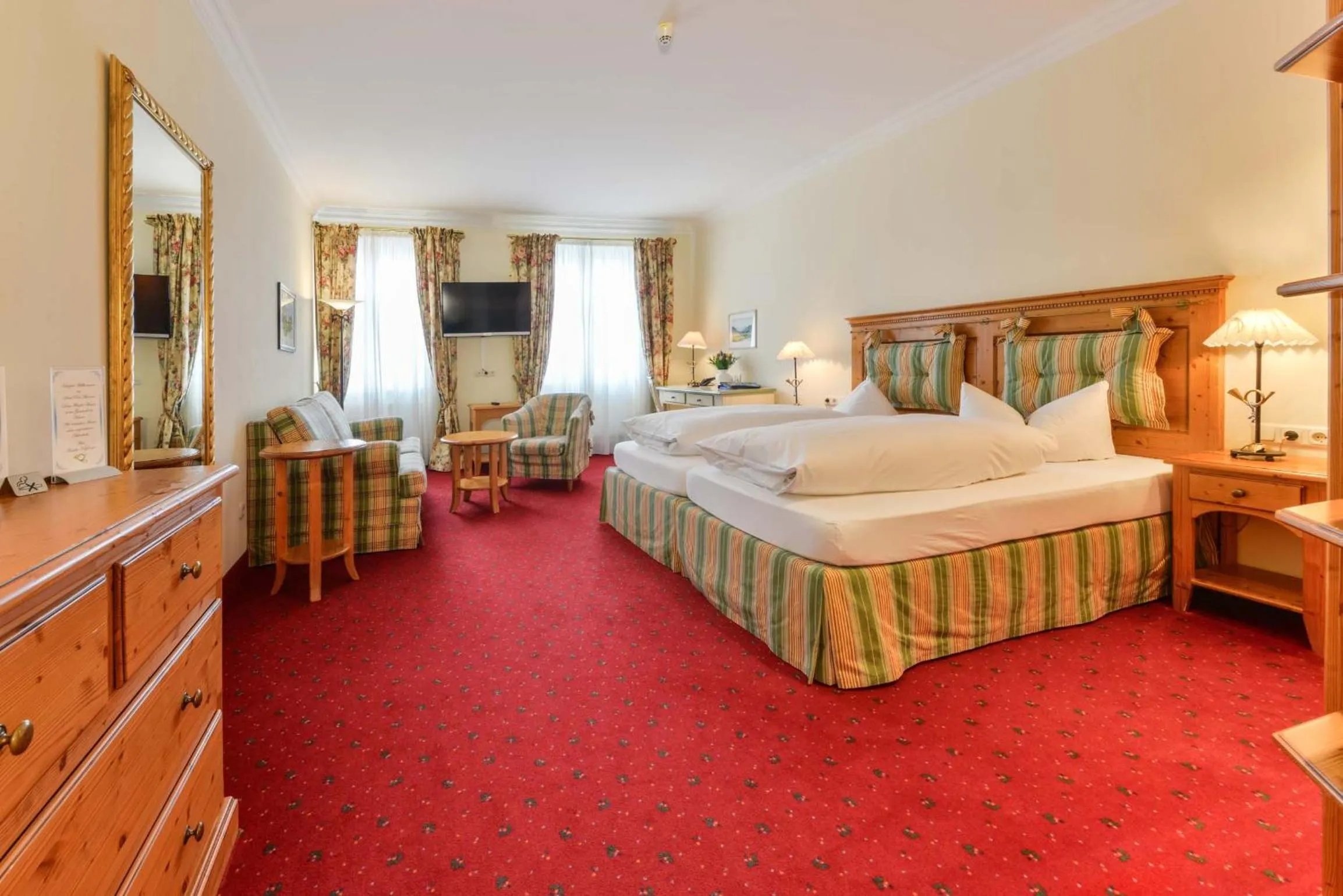 Bed in Hotel Post Murnau