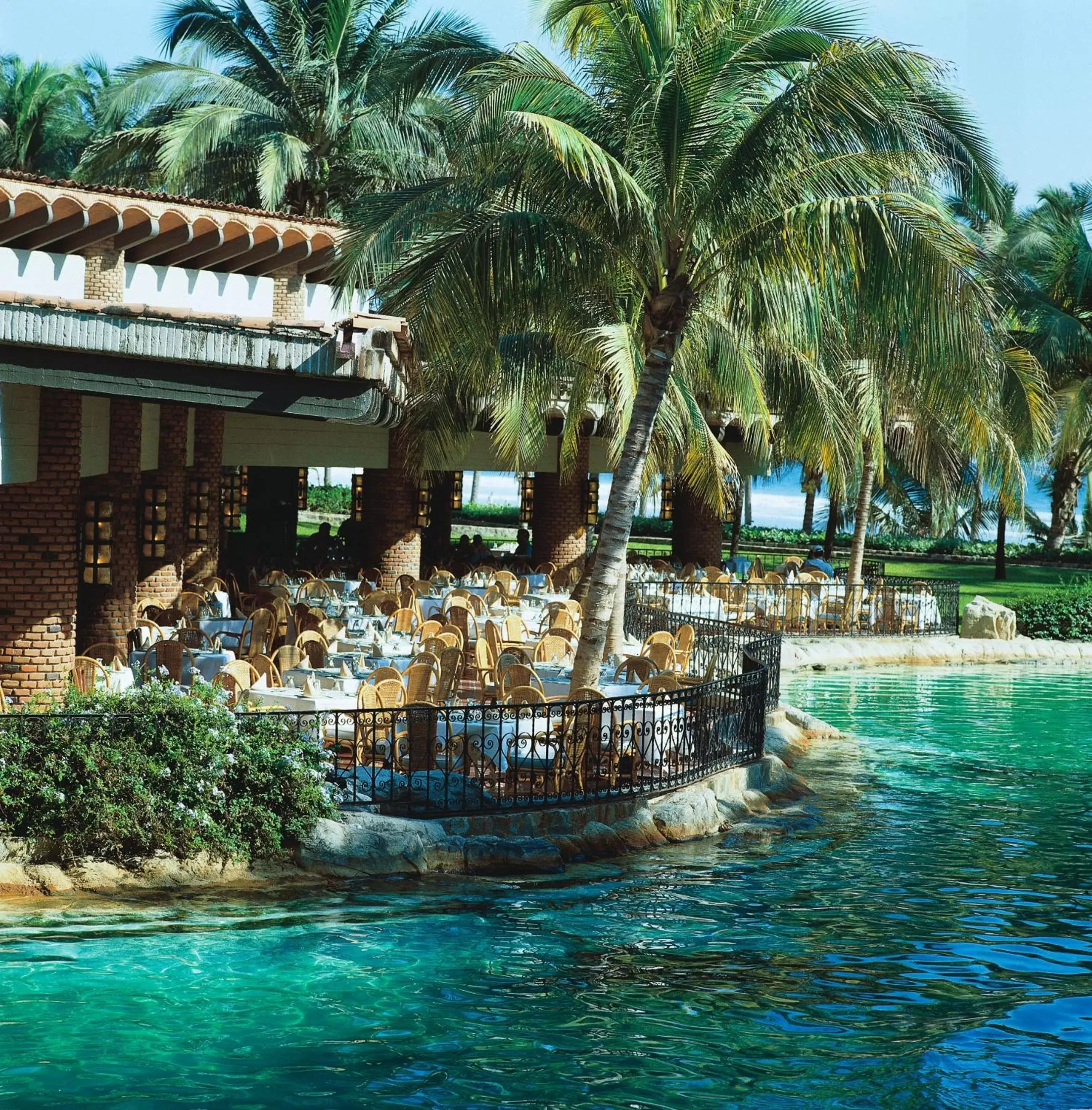 Restaurant/places to eat, Property Building in Princess Mundo Imperial Riviera Diamante Acapulco