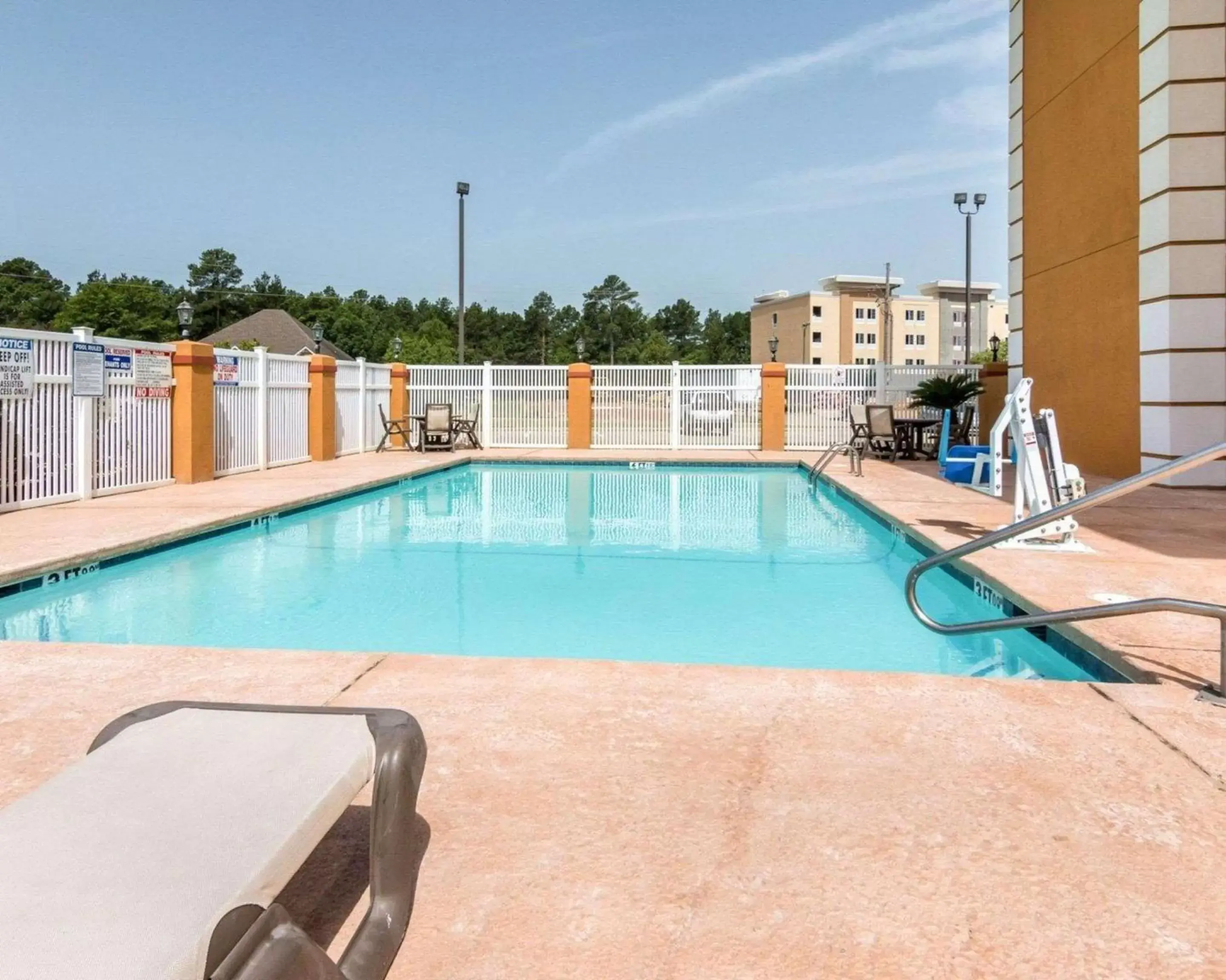 On site, Swimming Pool in Quality Inn & Suites West Monroe