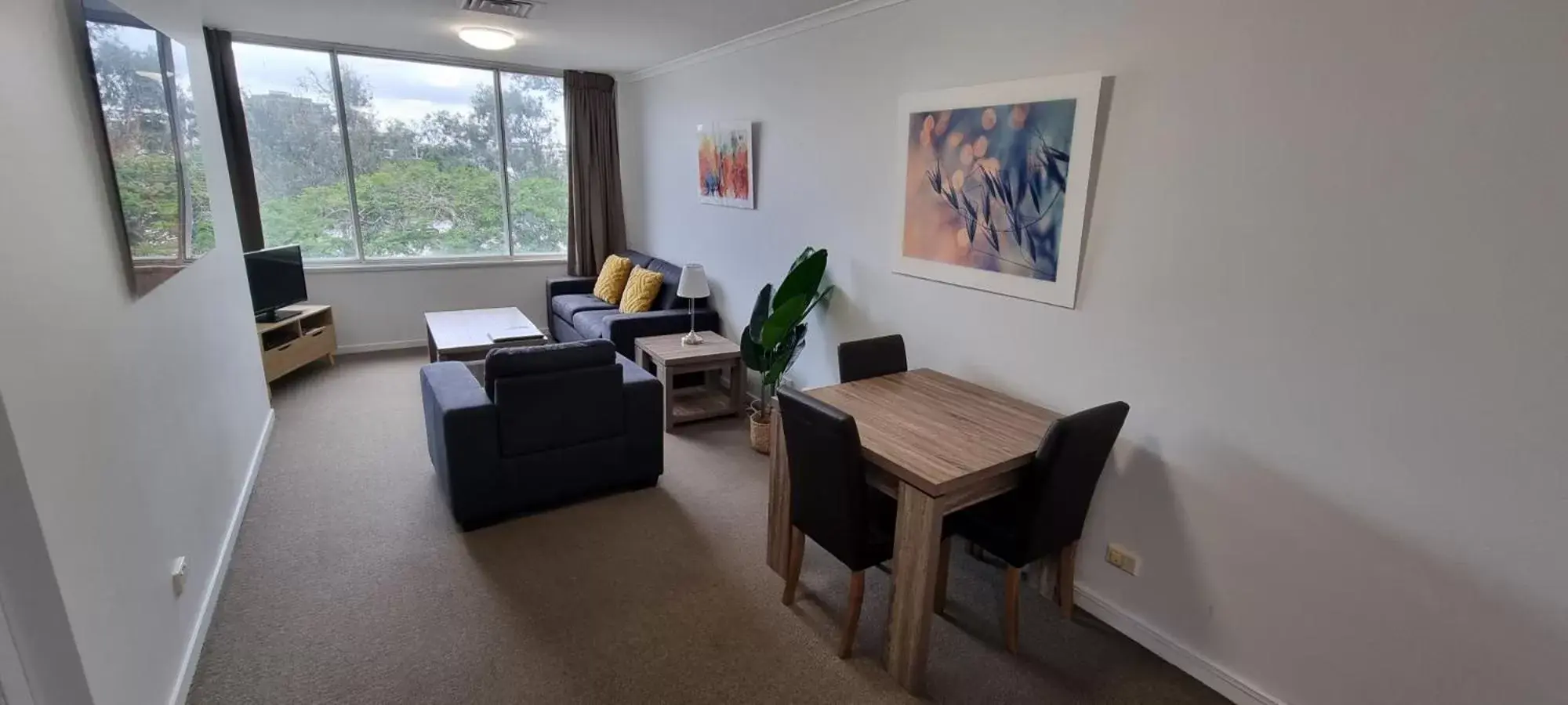 Dining Area in Chasely Apartment Hotel