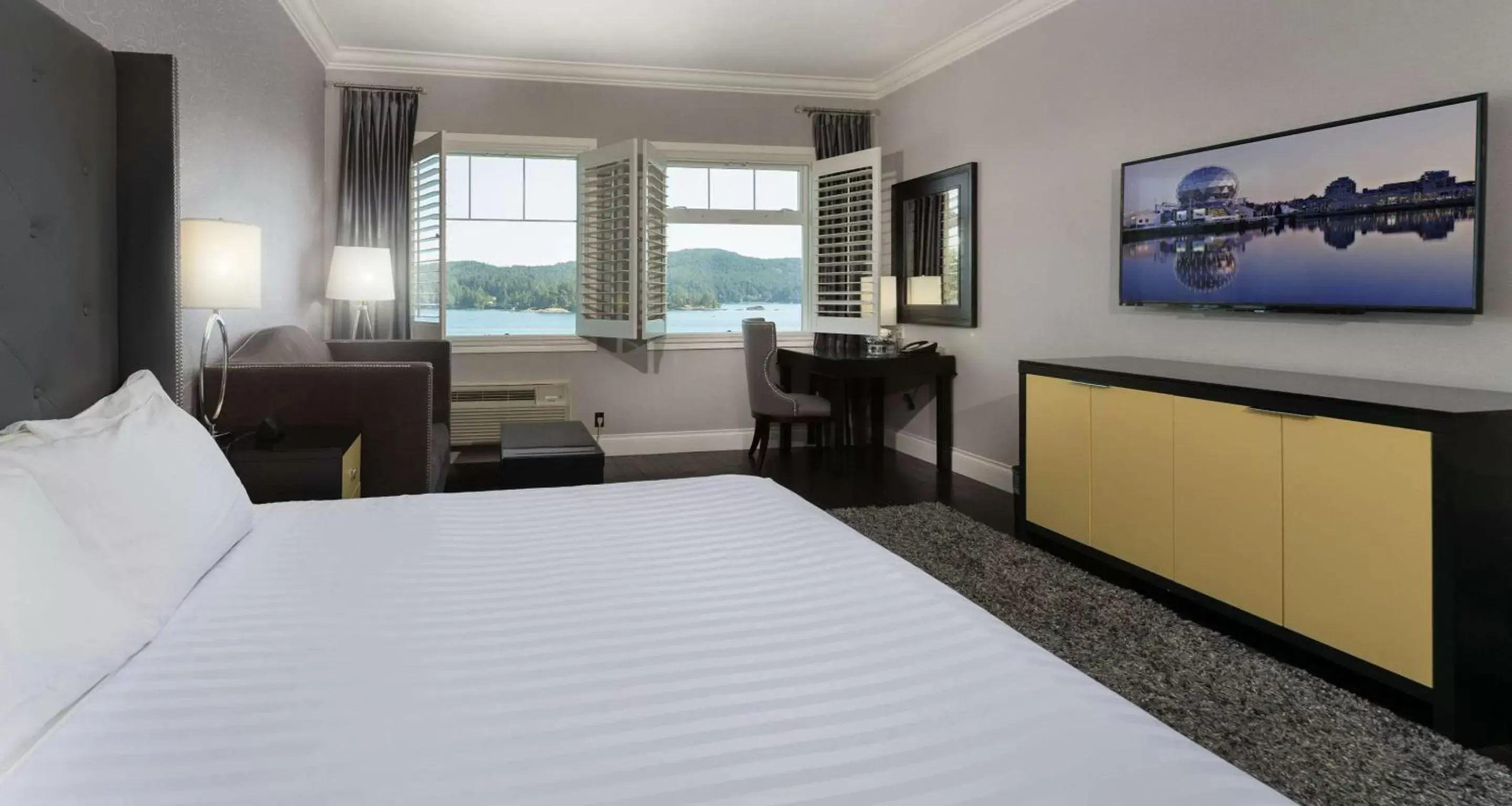 Bedroom in Prestige Oceanfront Resort, WorldHotels Luxury