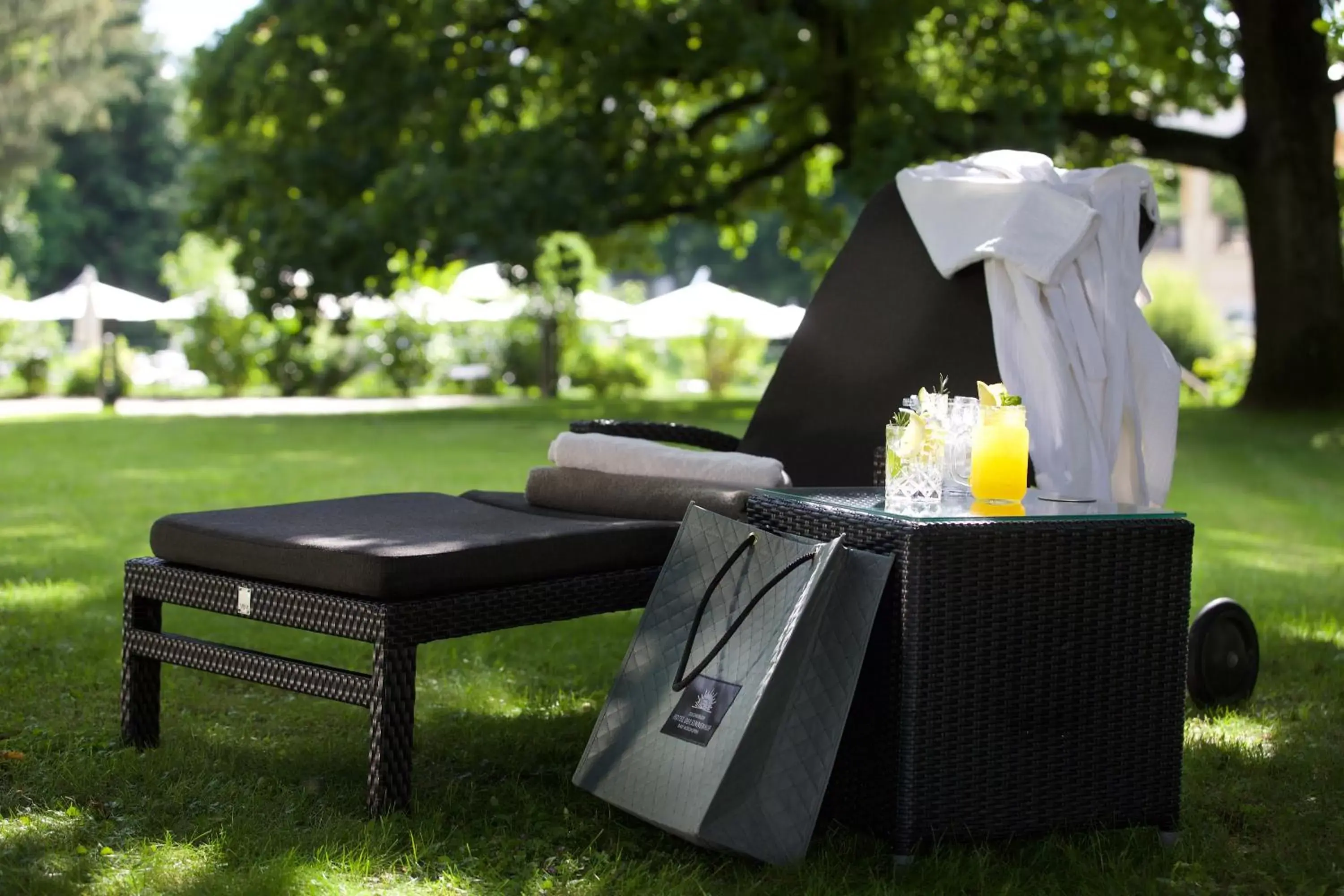 Swimming pool, Garden in Steigenberger Hotel Der Sonnenhof