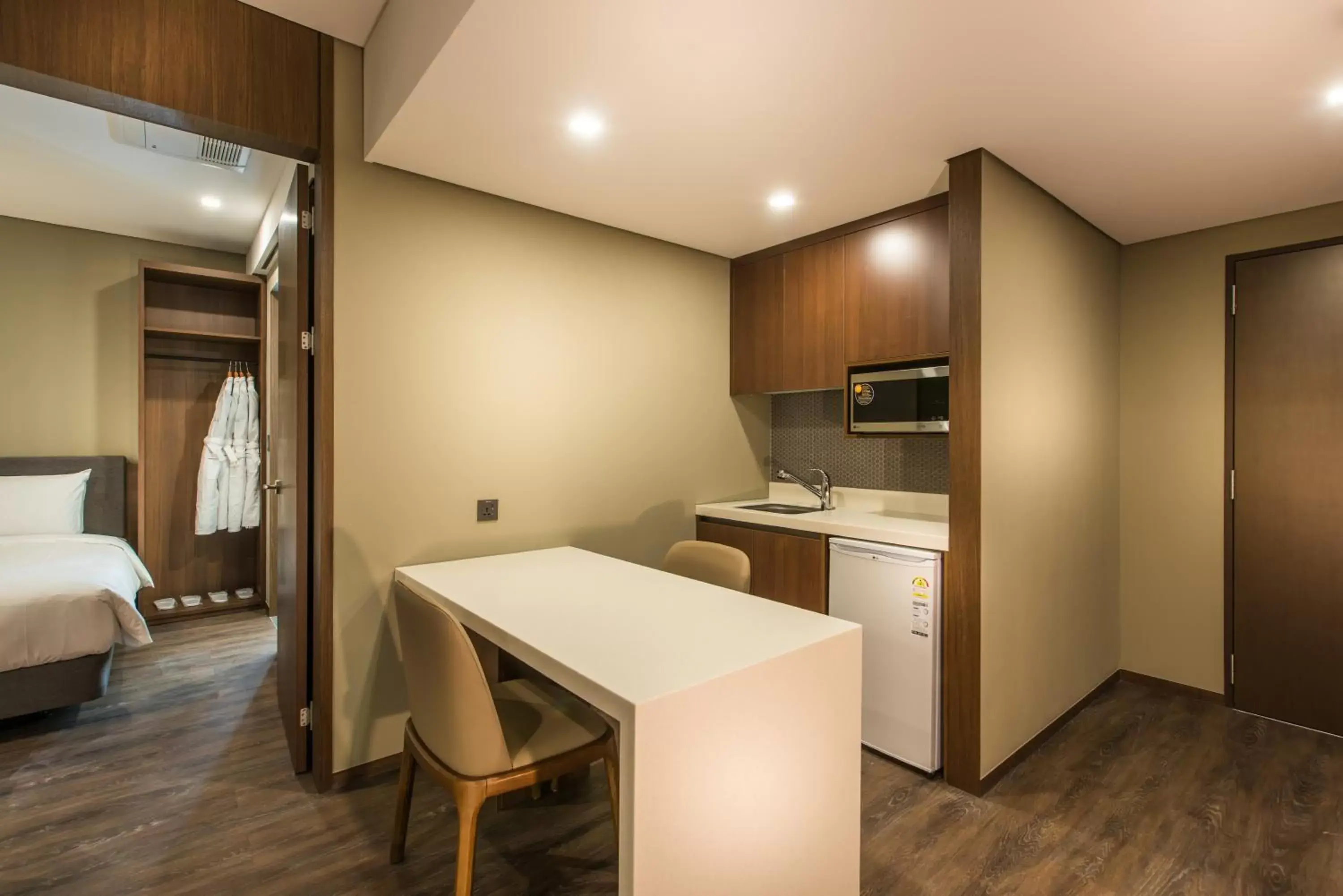 Kitchen or kitchenette, Kitchen/Kitchenette in ENA Suite Hotel Namdaemun