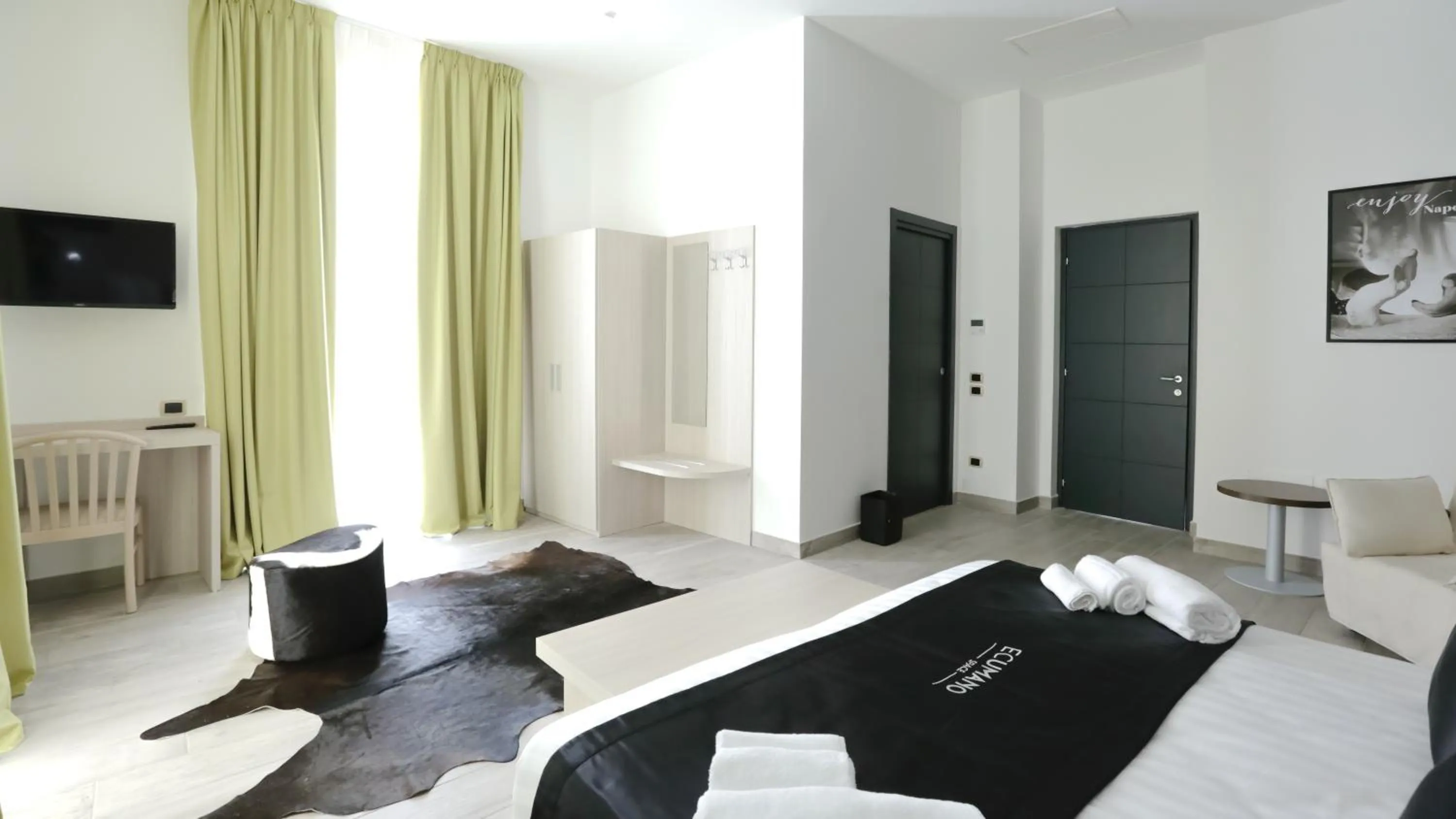 Bedroom, Bed in Ecumano Space