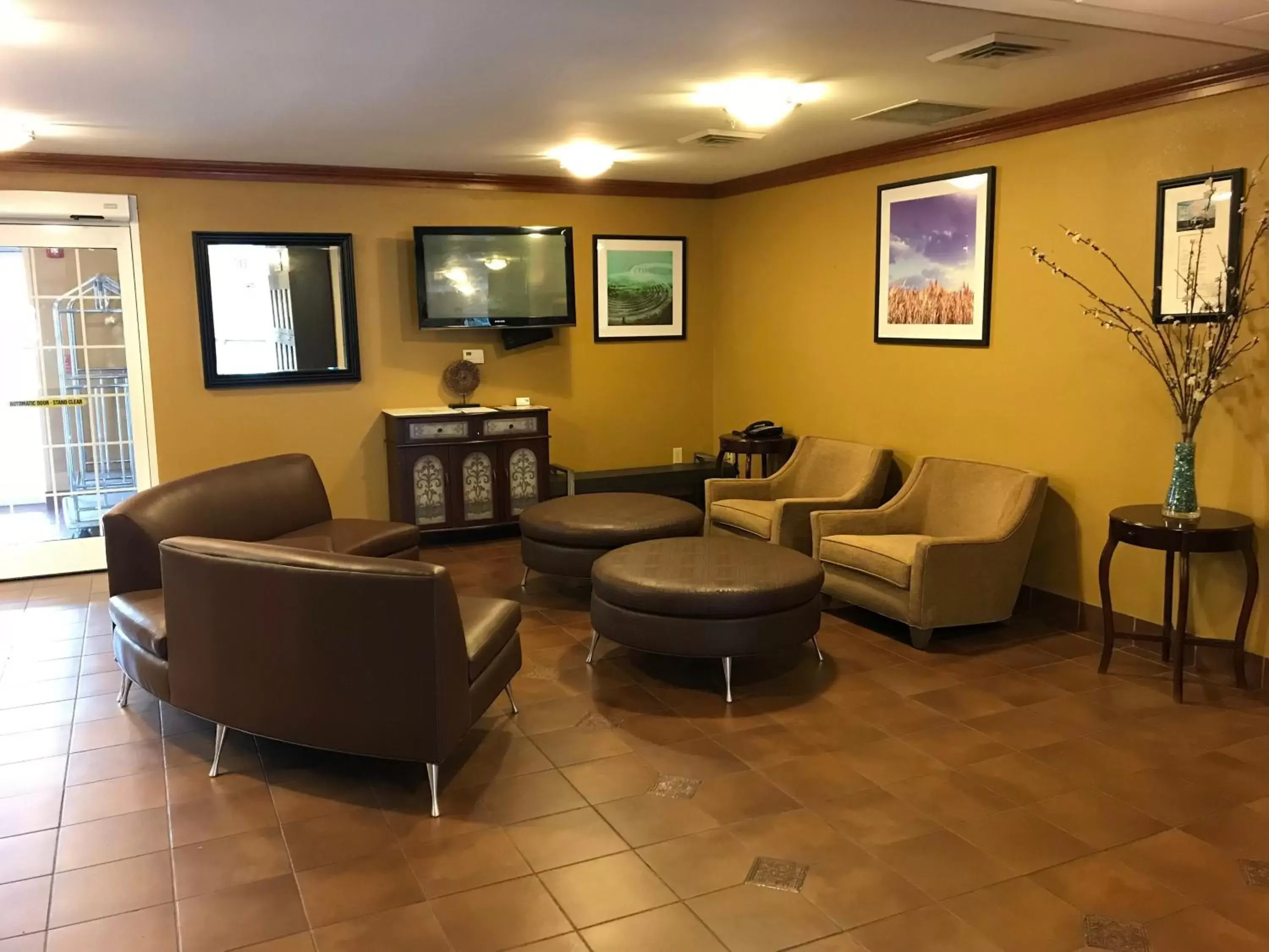 Property building, Lobby/Reception in Candlewood Suites Colonial Heights - Fort Lee, an IHG Hotel