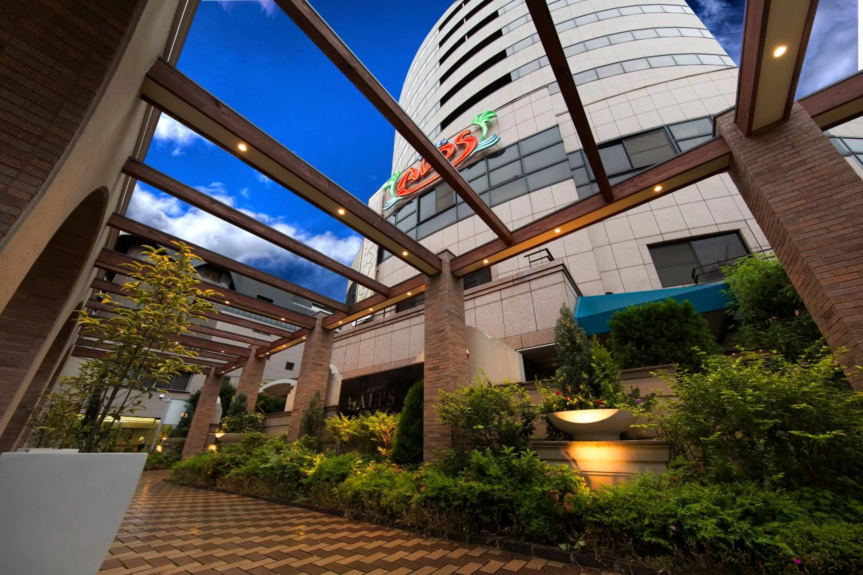 Facade/entrance in Hotel Alps