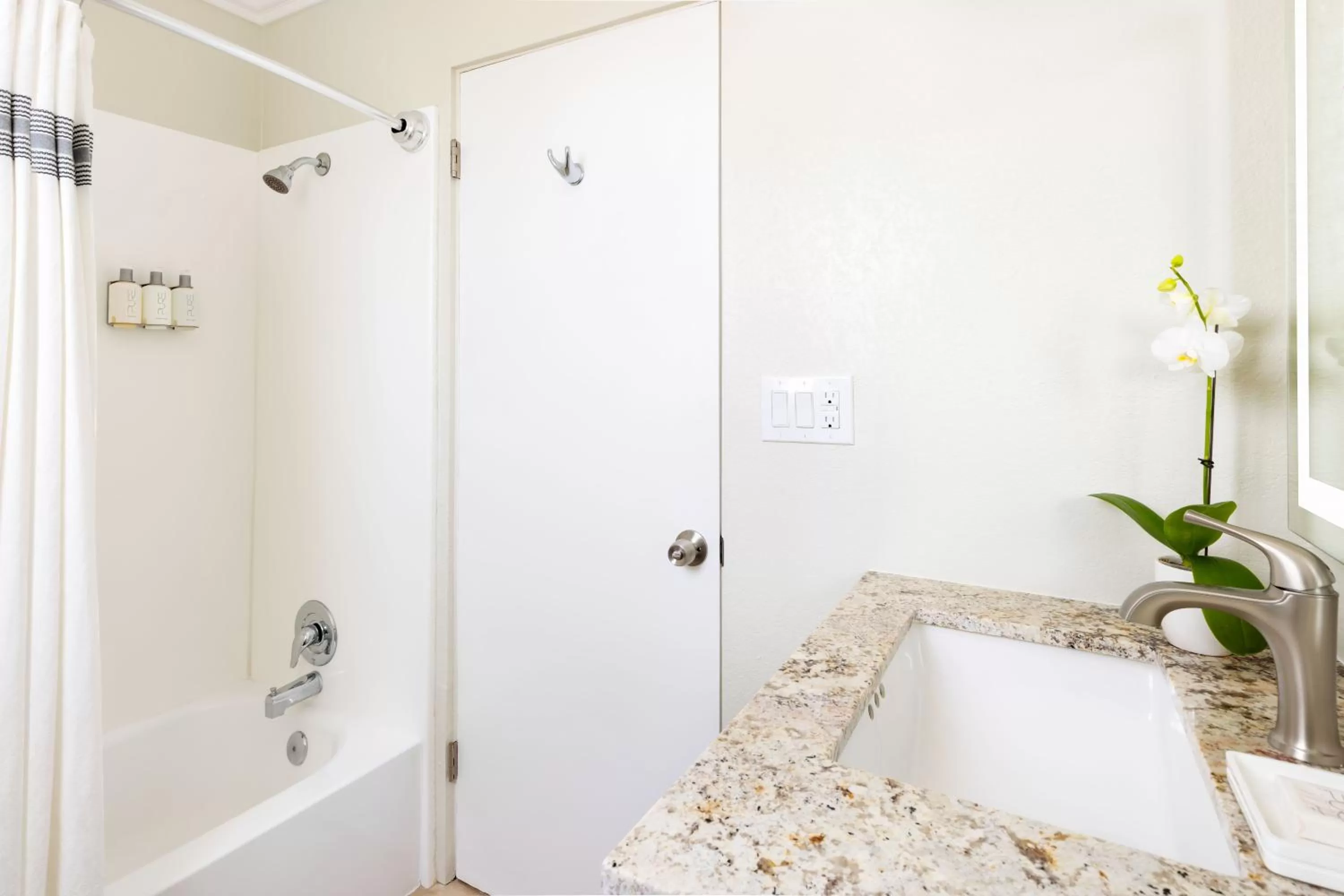 Bathroom in Pacific Edge Hotel on Laguna Beach