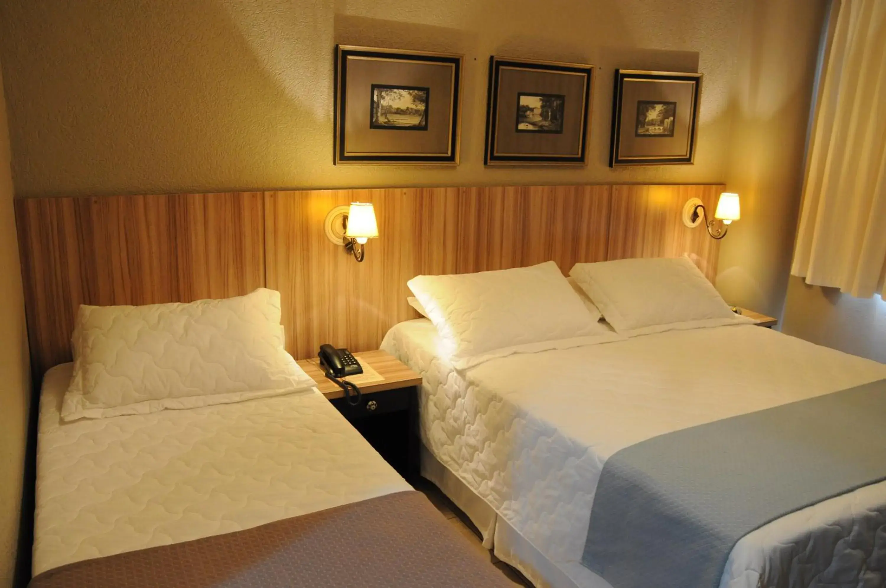 Bedroom, Bed in Hotel Kehdi Plaza