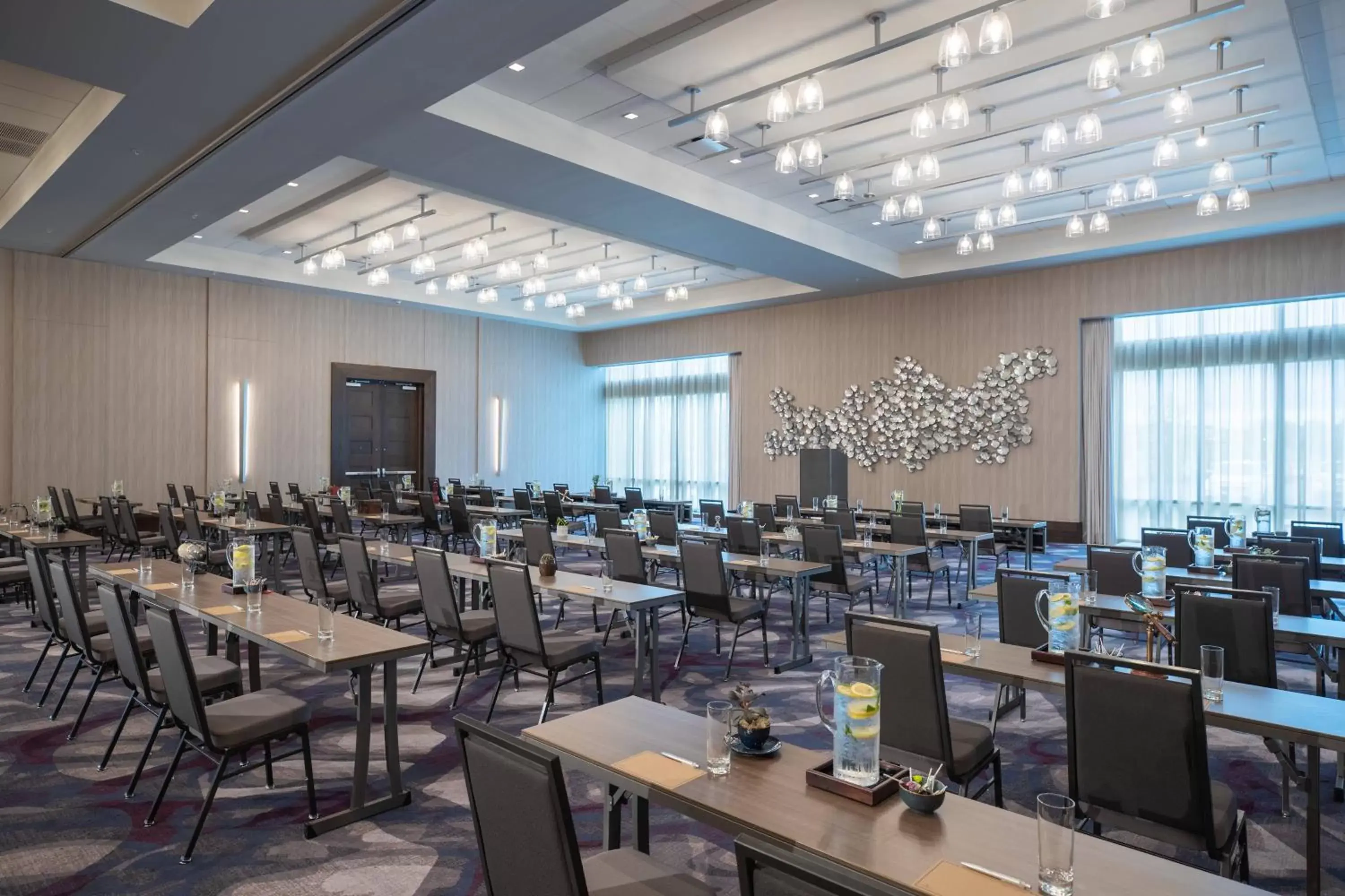 Meeting/conference room, Restaurant/Places to Eat in Renaissance Columbus Westerville-Polaris Hotel