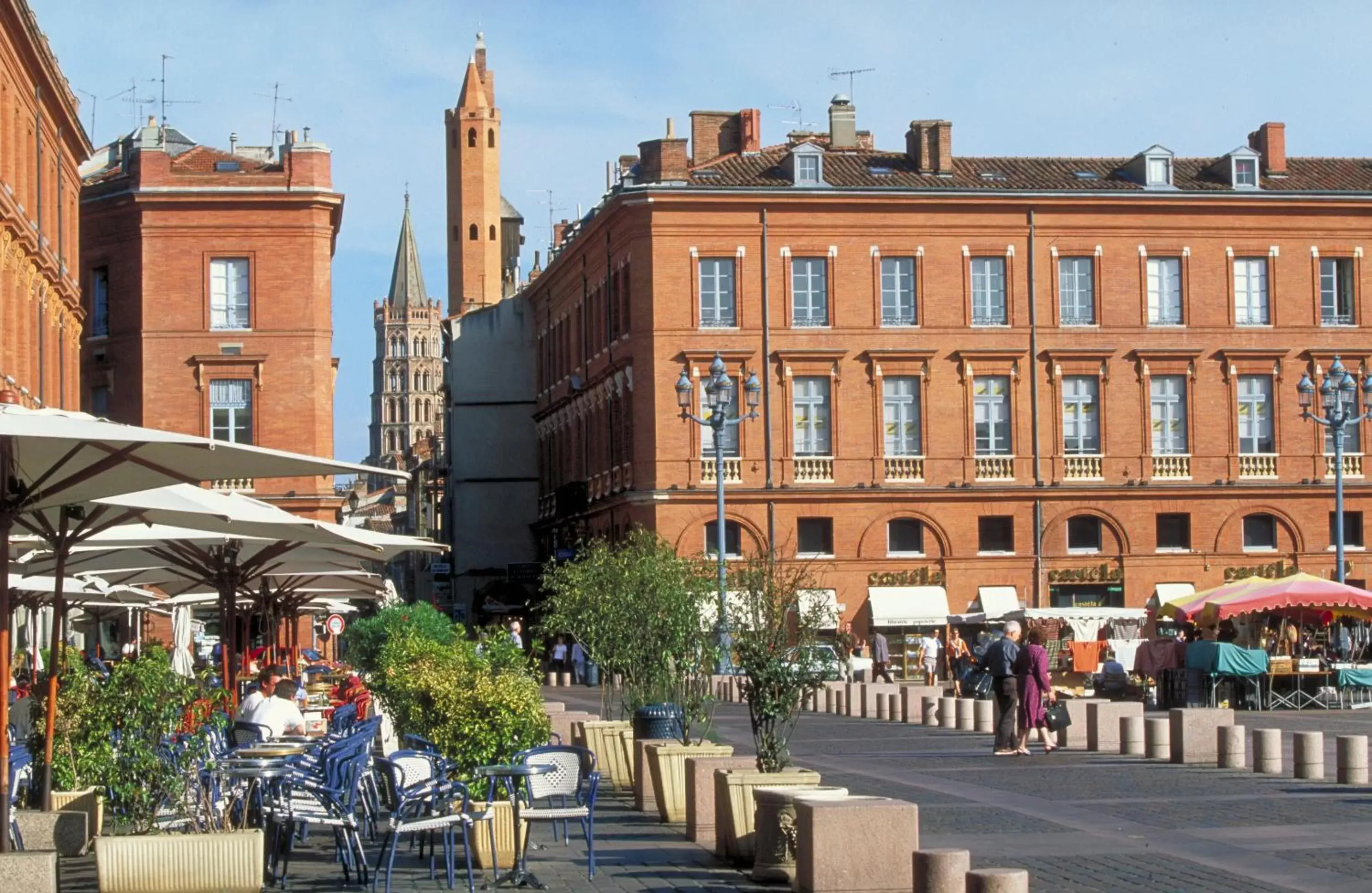 Nearby landmark, Property Building in ibis Toulouse Aeroport