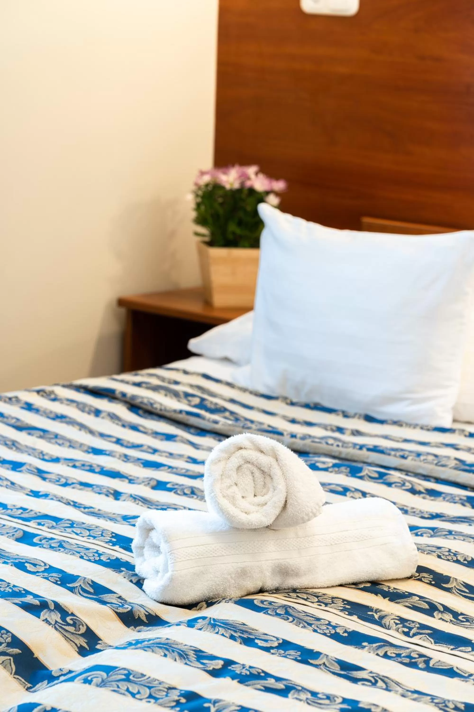 towels, Bed in Budapest Panorama Central