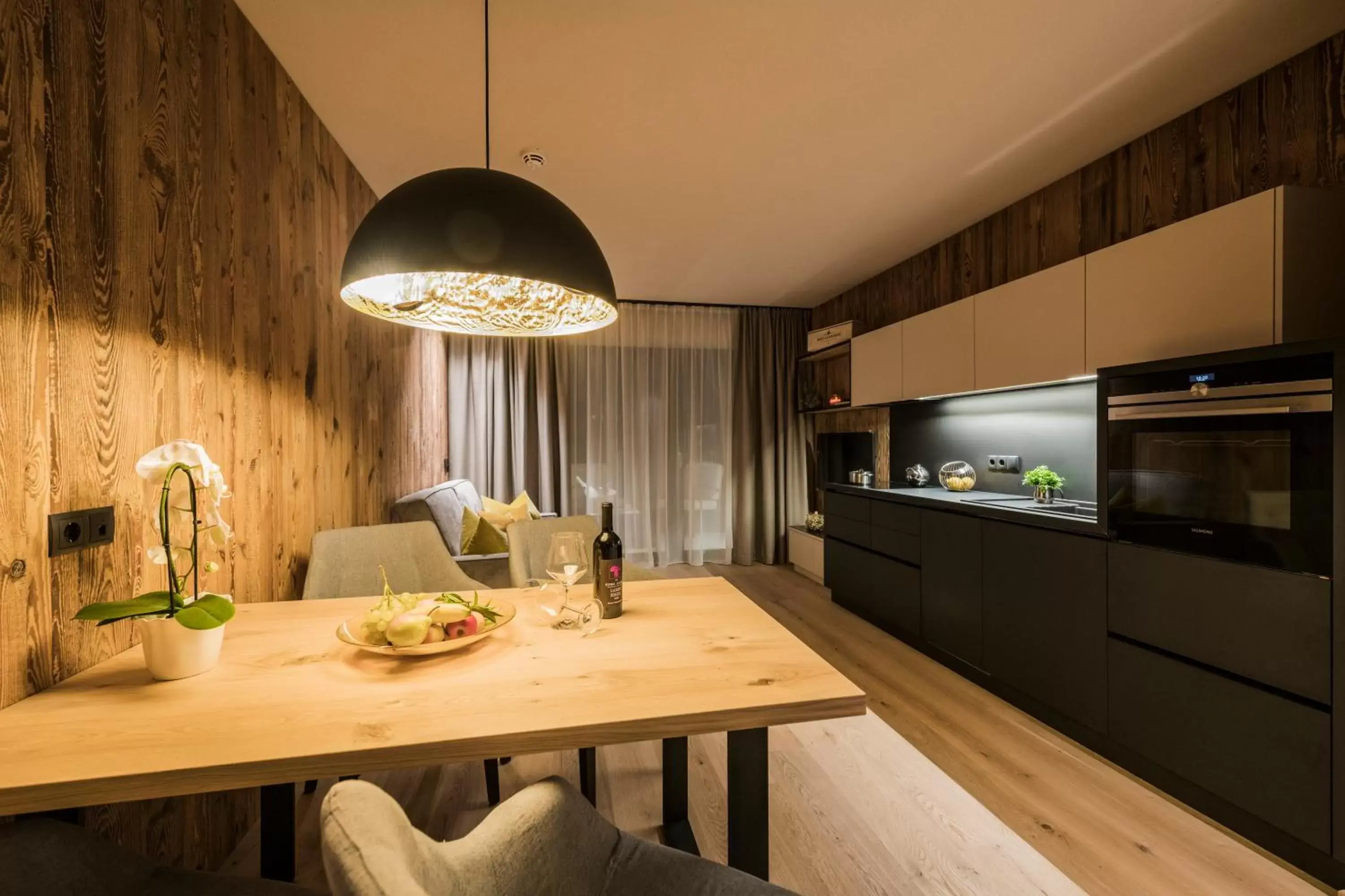 Kitchen or kitchenette in K1 Mountain Chalet - Luxury Apartements