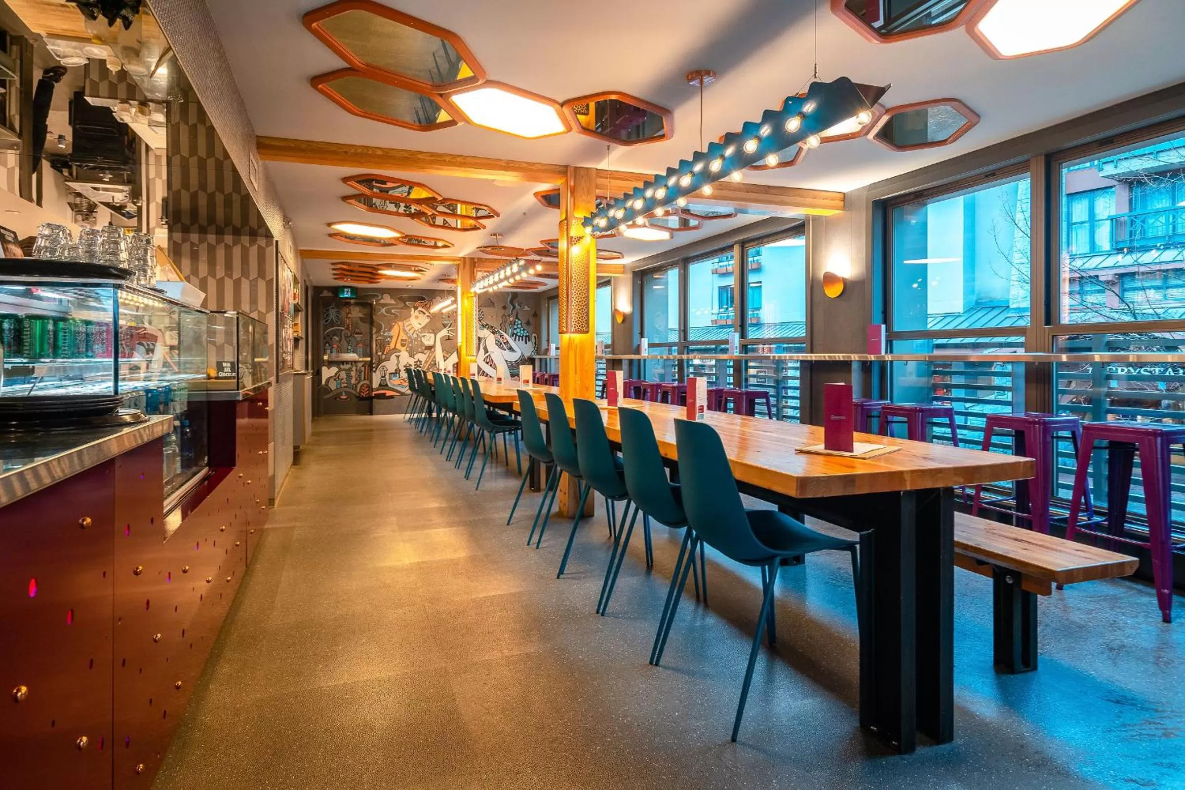 Restaurant/places to eat in Pangea Pod Hotel