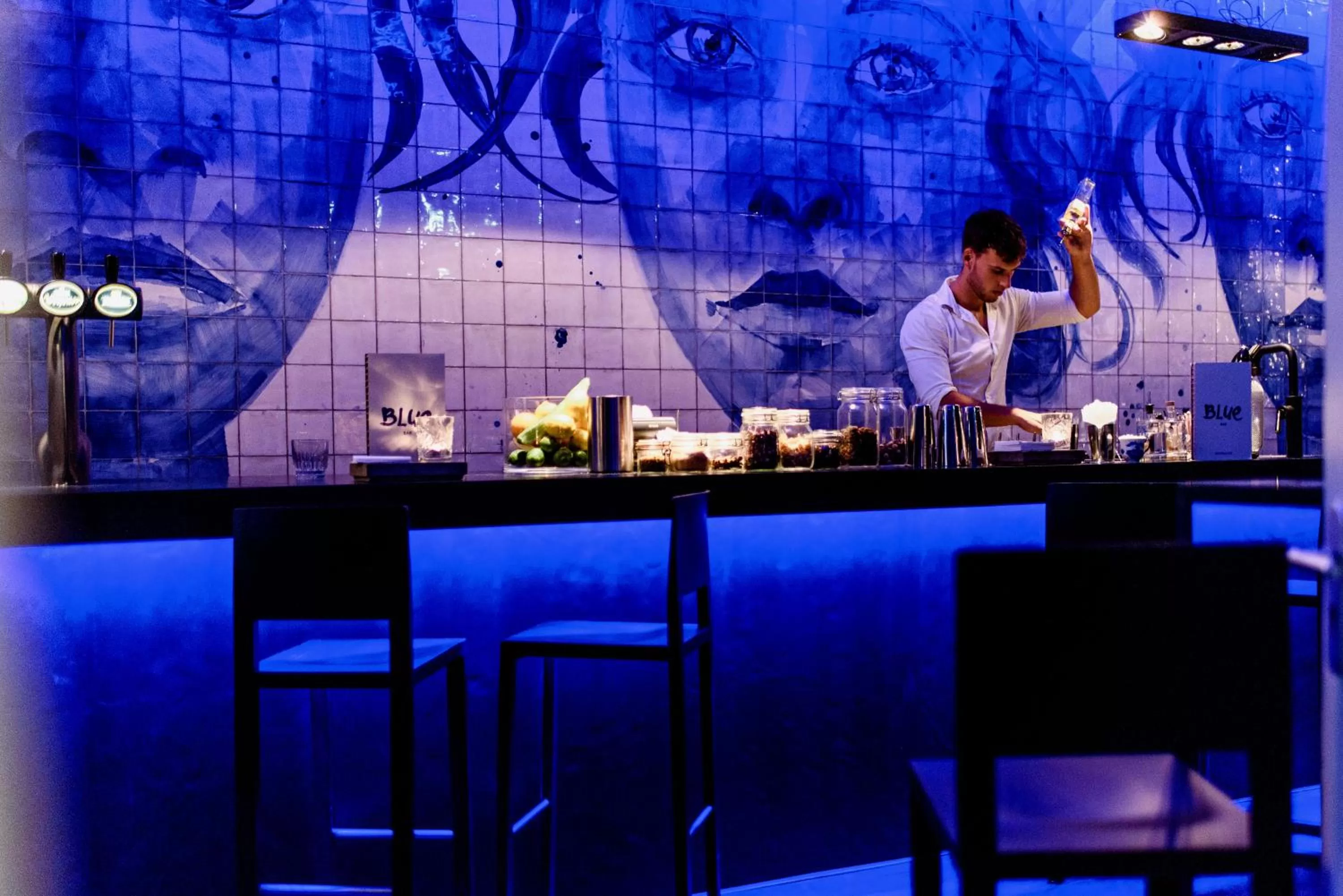 Lounge or bar in Boutique Hotel Blue - Quality Lodgings