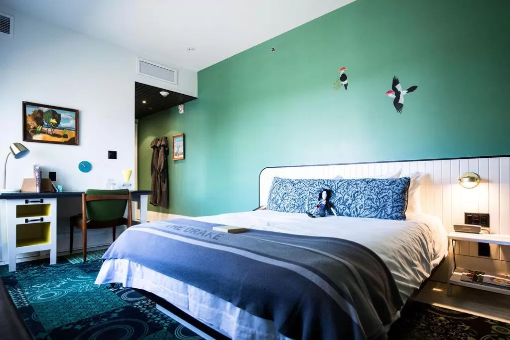 Bed in Drake Devonshire and Motor Inn