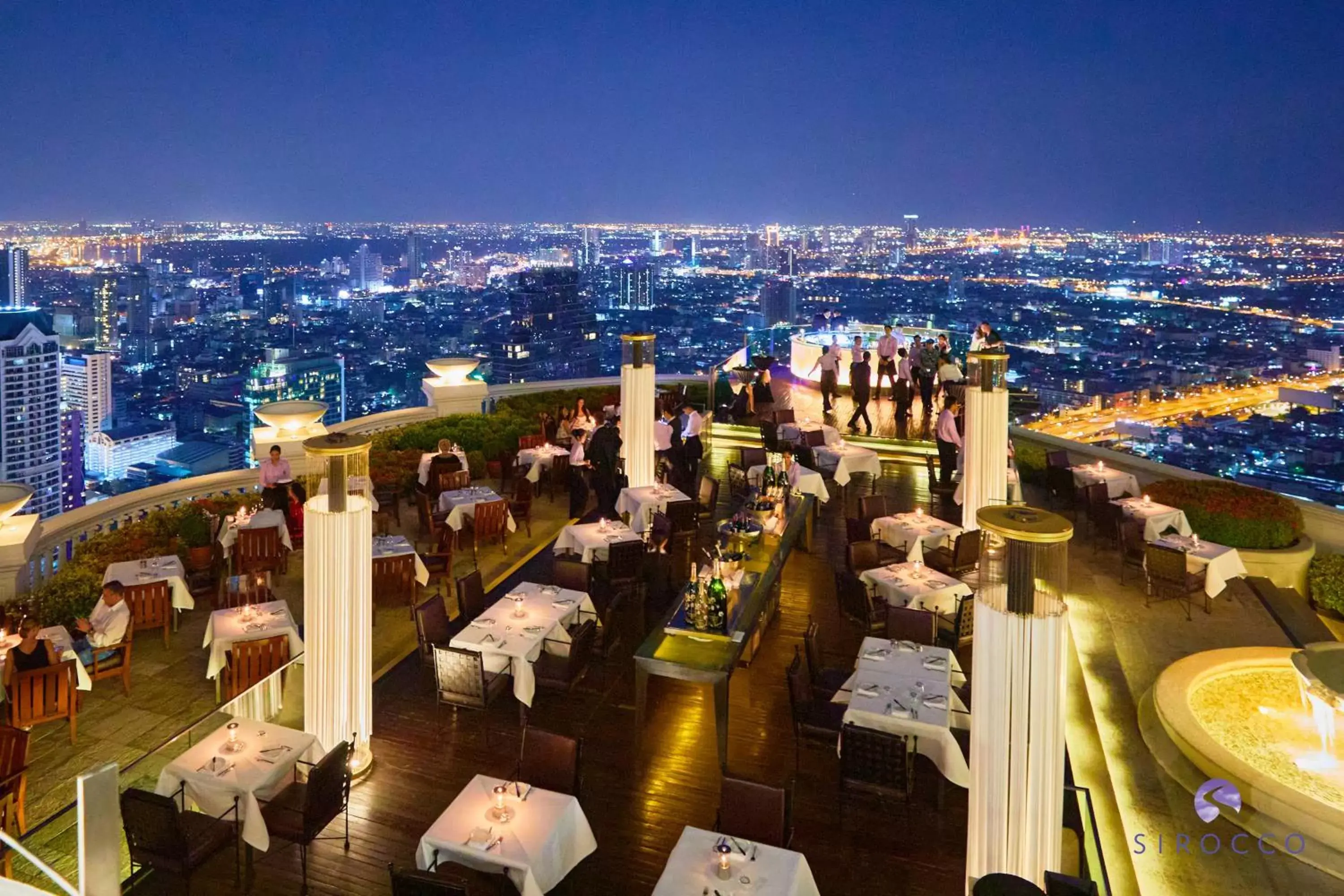 Restaurant/places to eat, Bird's-eye View in Tower Club at lebua