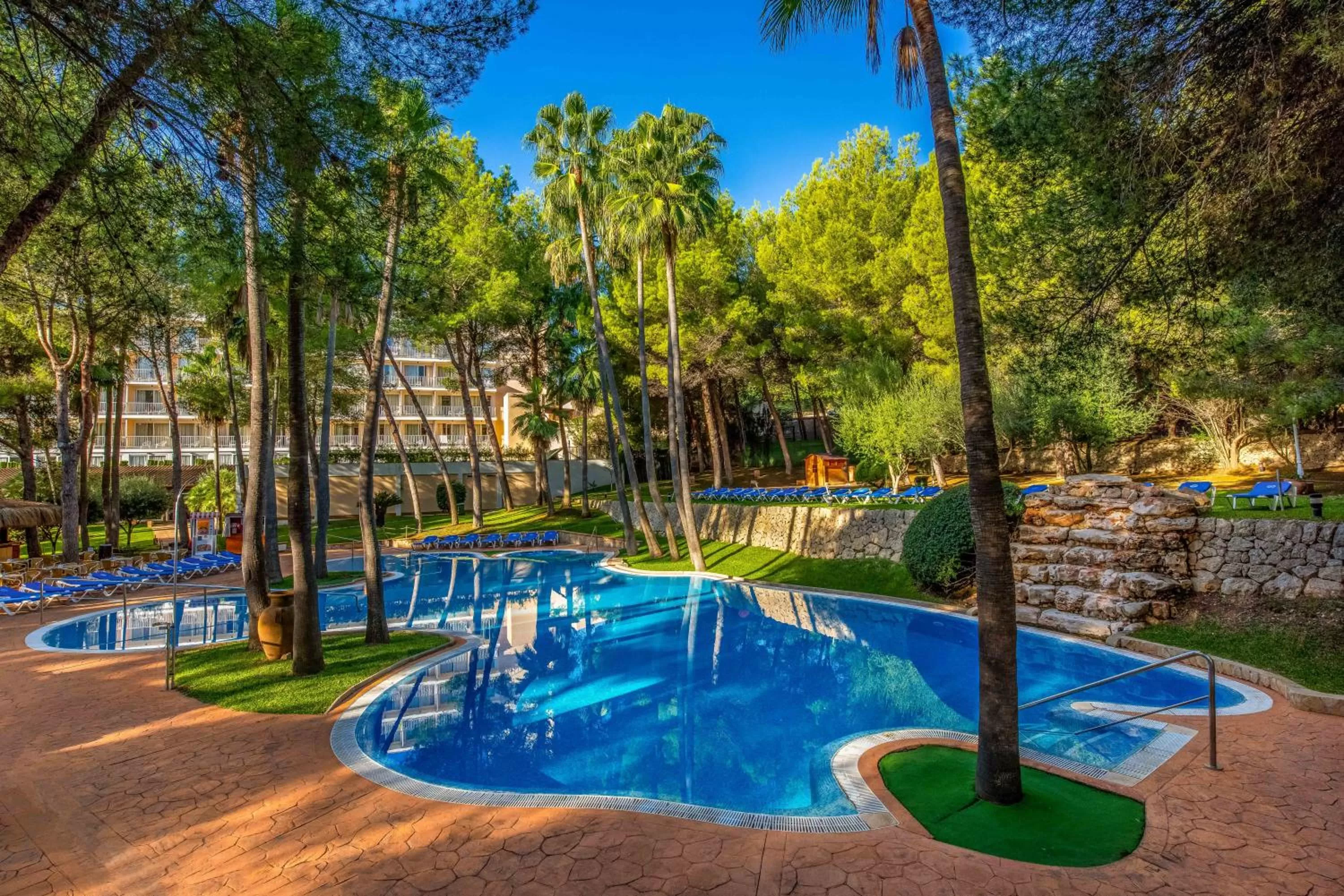 Garden in Valentin Grand Park Suite Hotel