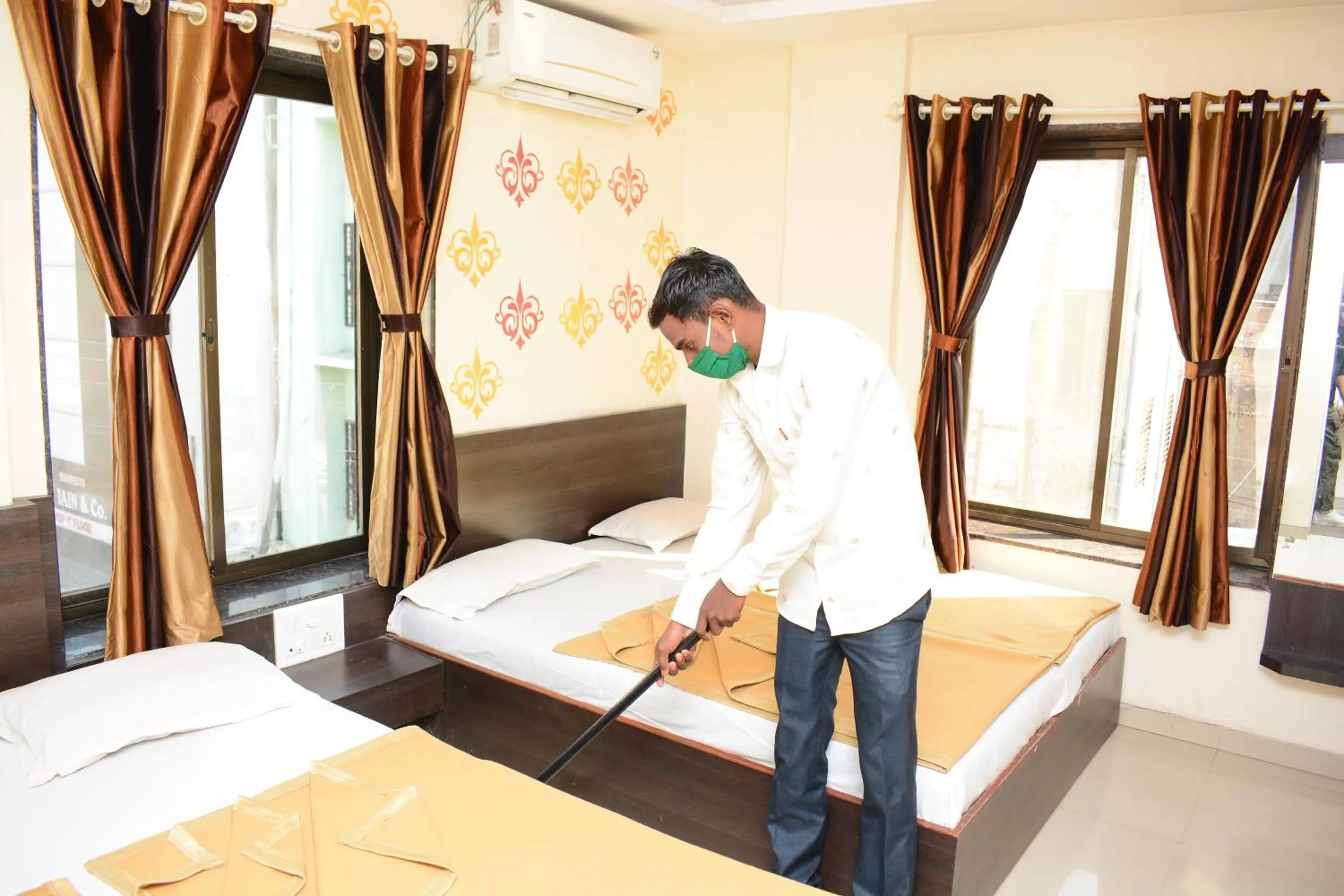 Staff, Bed in Hotel Sai Sampada NX