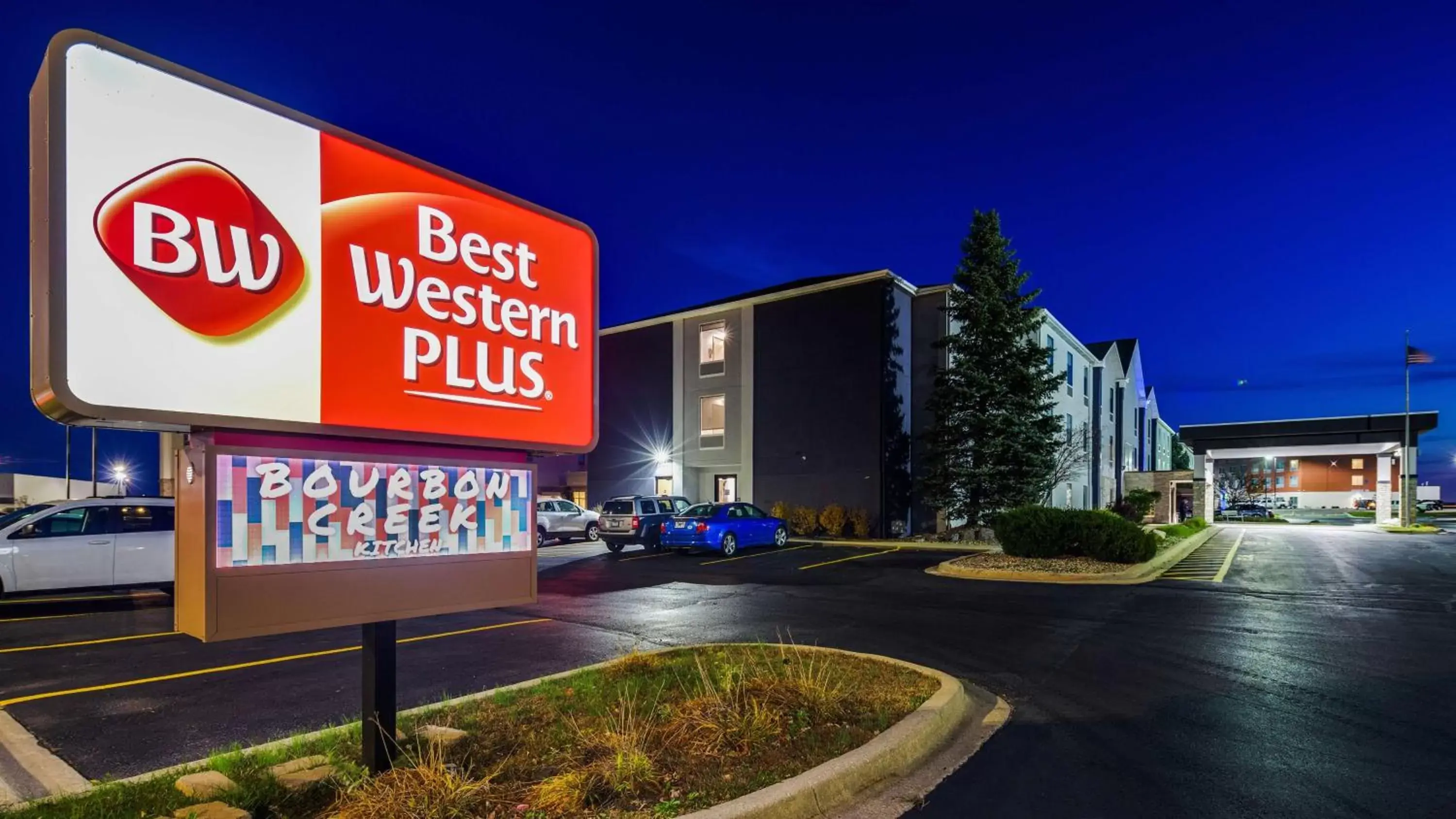 Property Building in Best Western Plus Bourbonnais Hotel & Suites