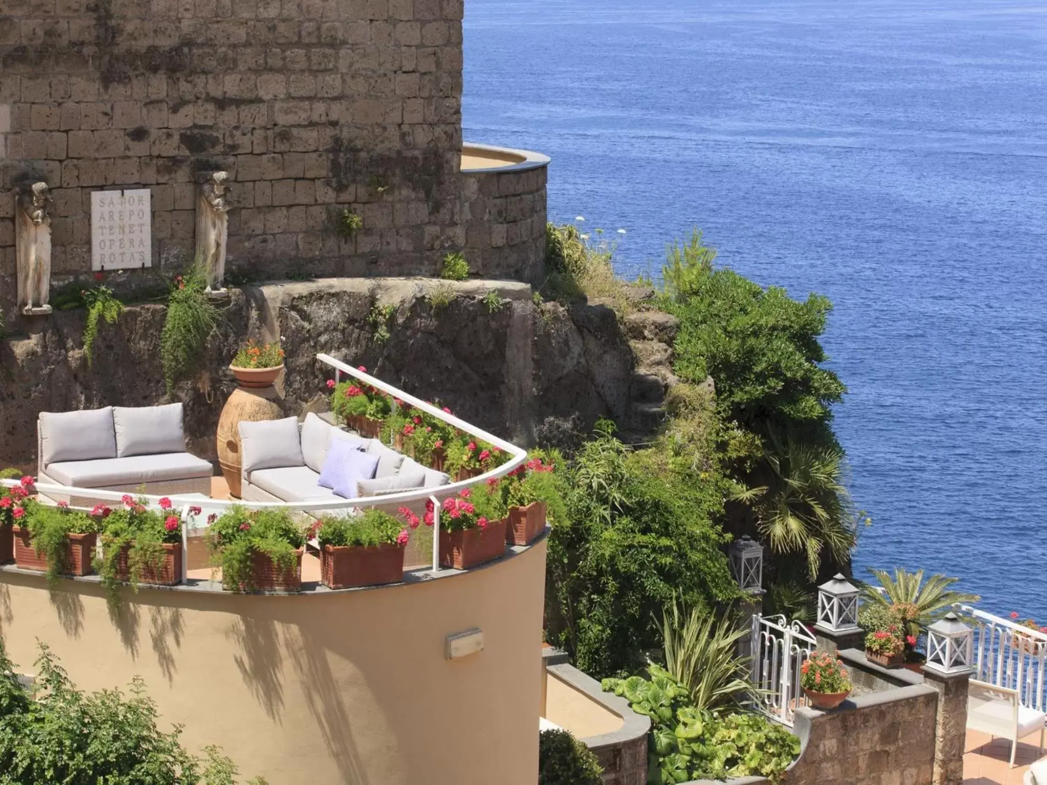 Facade/entrance in Hotel Corallo Sorrento