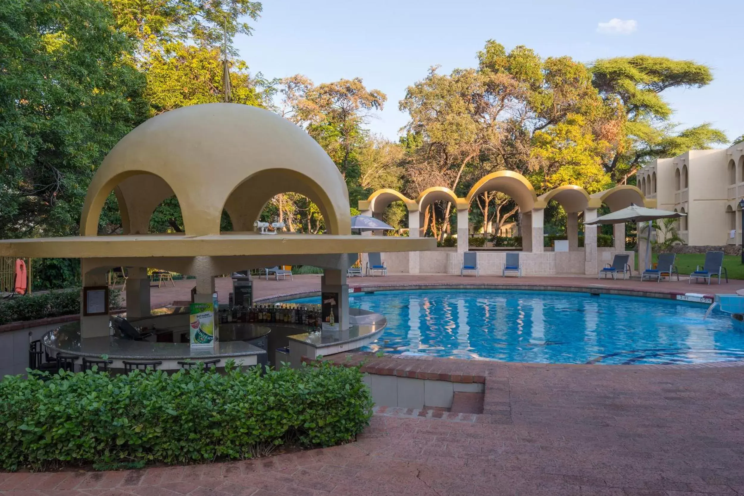Lounge or bar, Swimming Pool in Victoria Falls Rainbow Hotel
