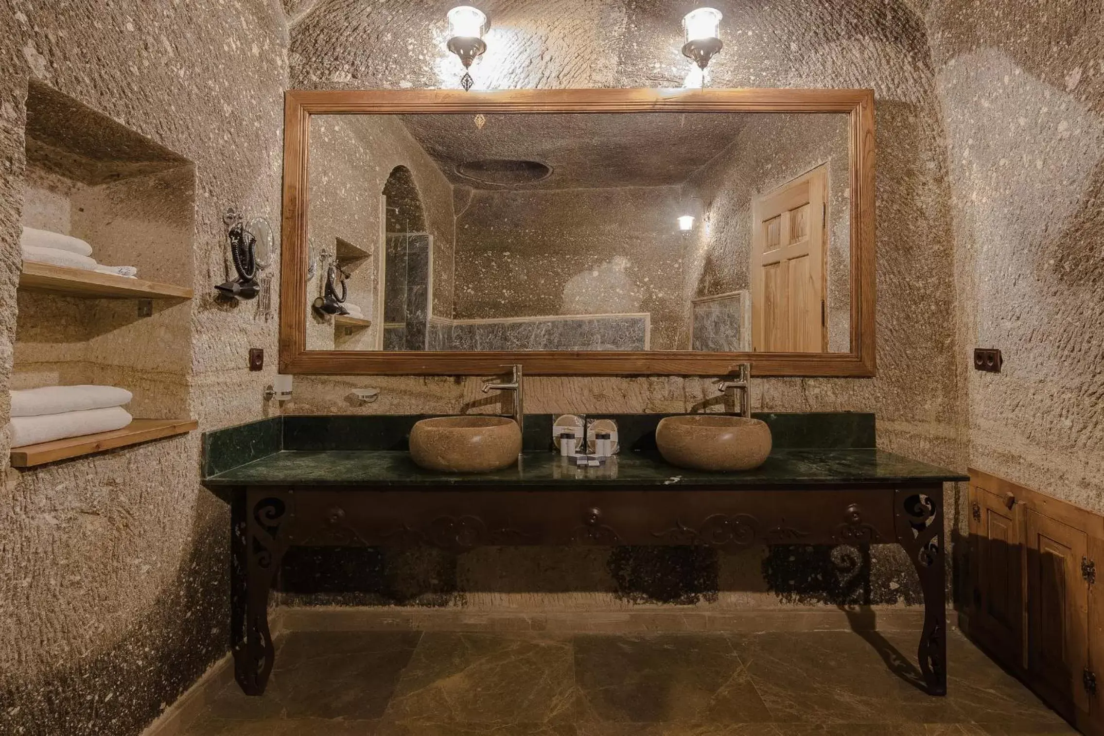 Property building, Bathroom in Lunar Cappadocia Hotel