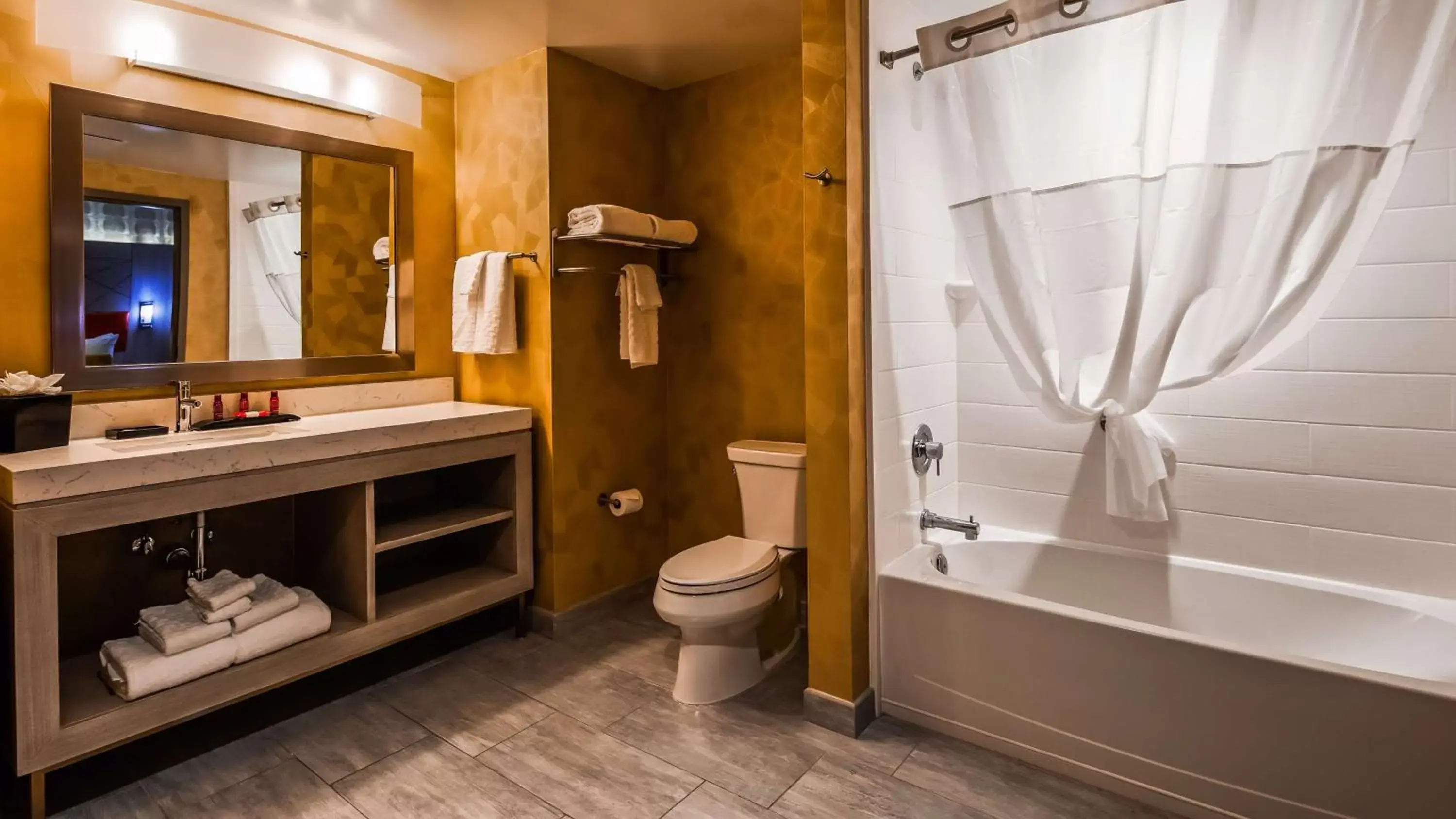 Bathroom in Best Western Premier Historic Travelers Hotel Alamo/Riverwalk