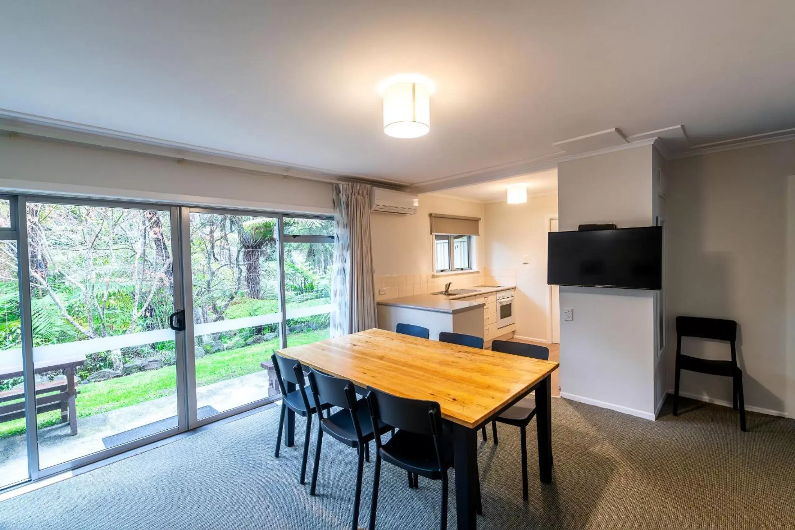Kitchen or kitchenette in Best Western Braeside Rotorua