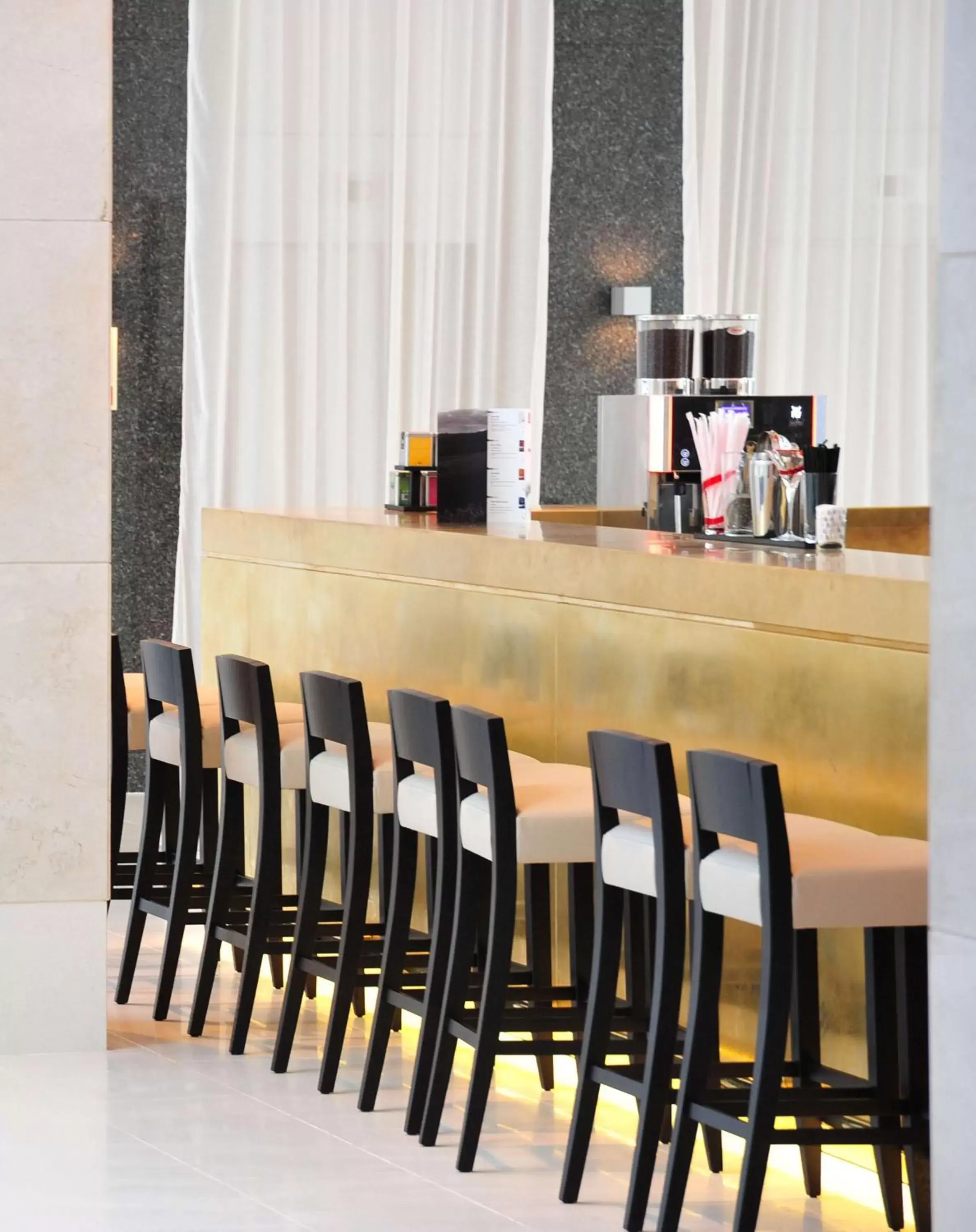 Lounge or bar in Hilton Barcelona
