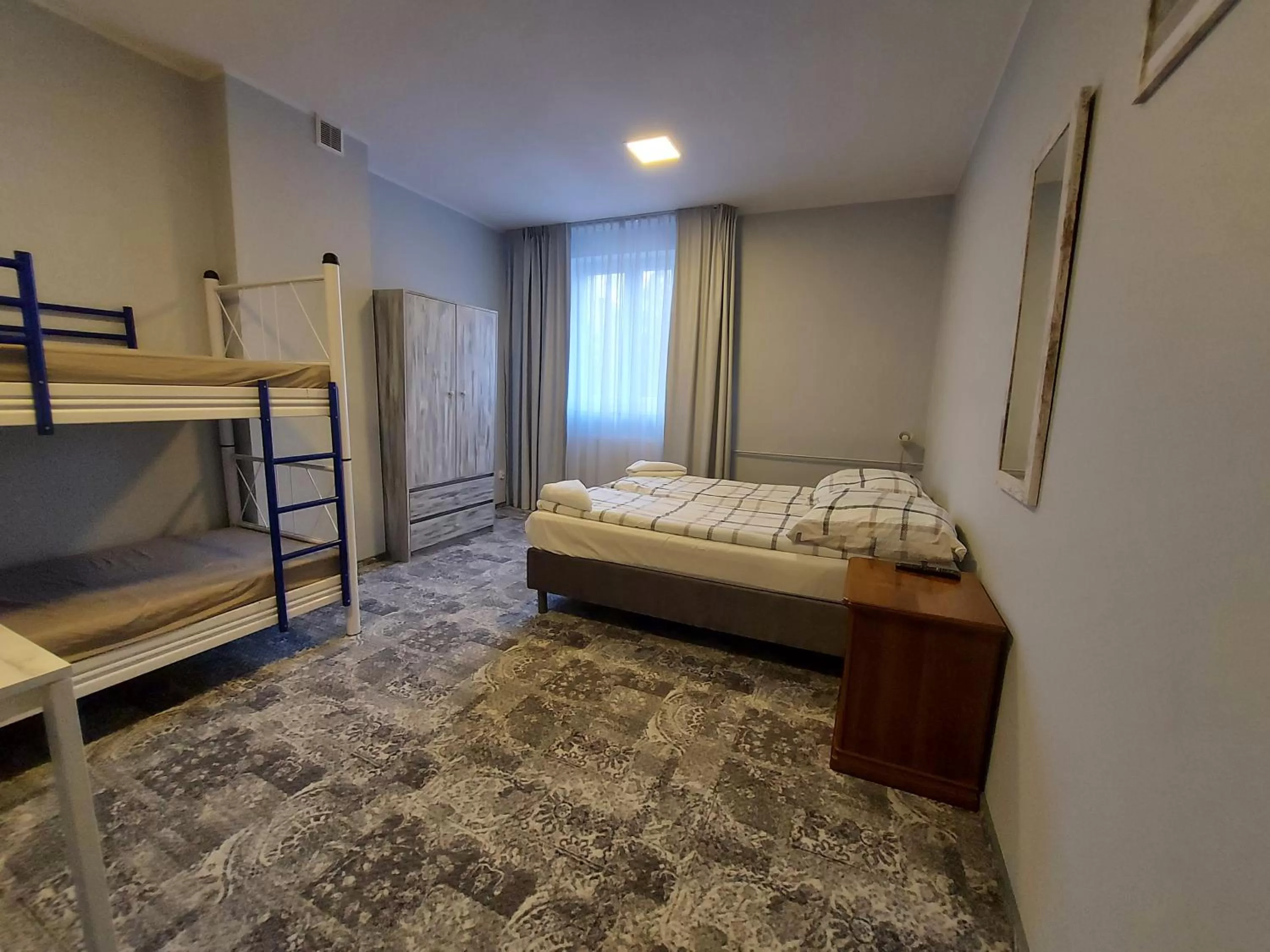 Photo of the whole room, Bed in Kamienica1924