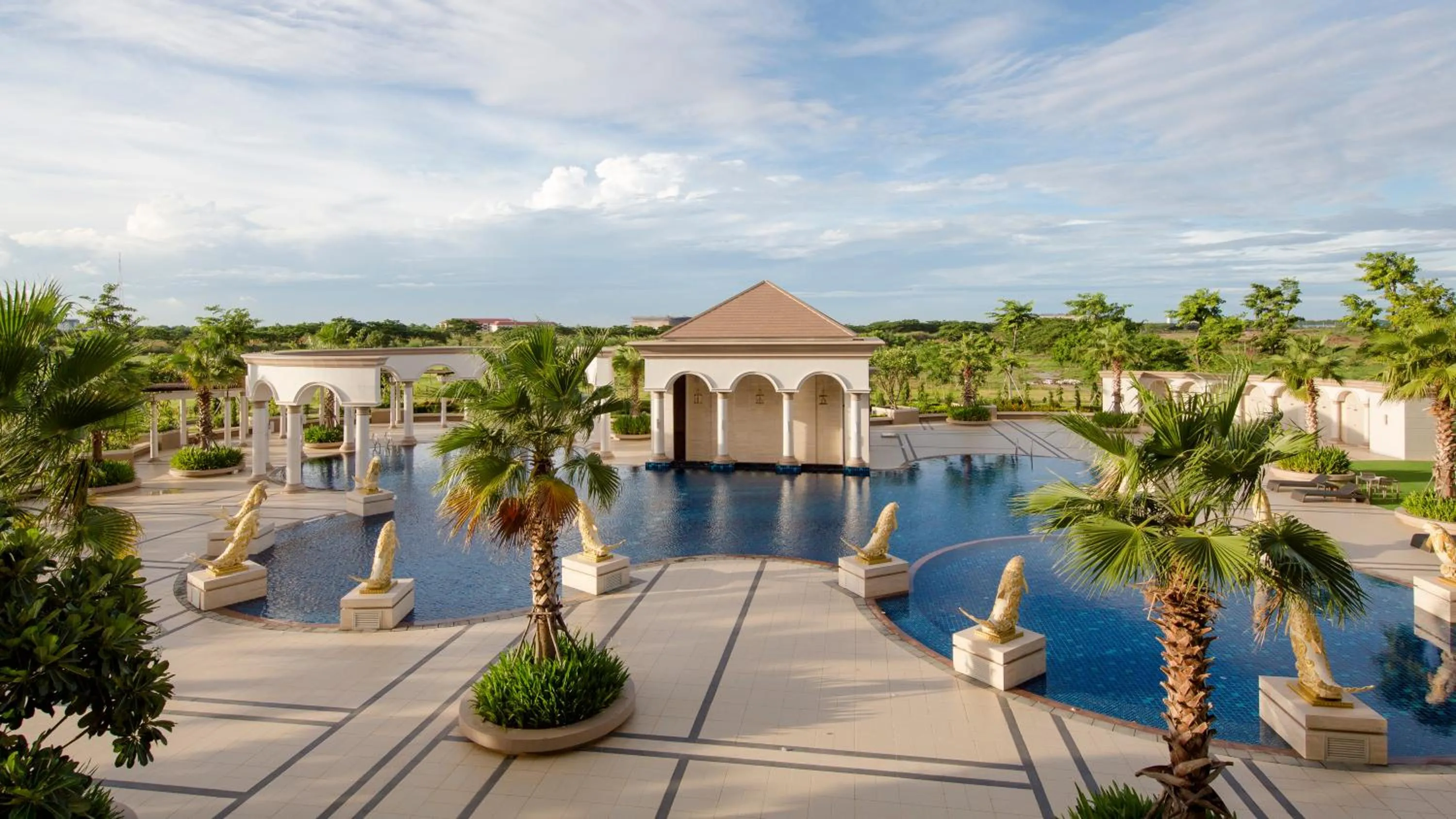 Swimming pool, Banquet Facilities in Garden City Hotel