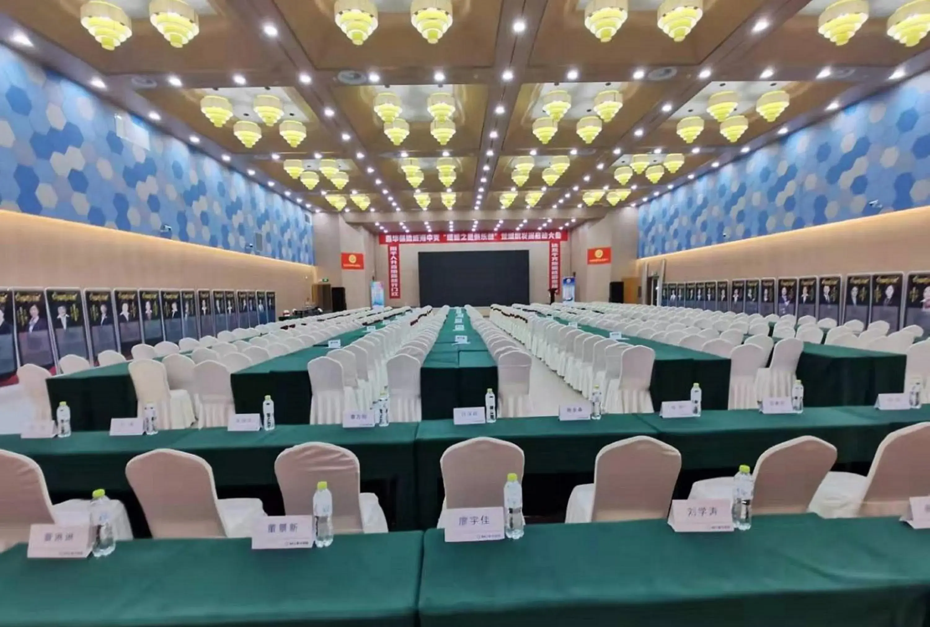 Meeting/conference room in Holiday Inn Express Weihai Hi-Tech Zone, an IHG Hotel