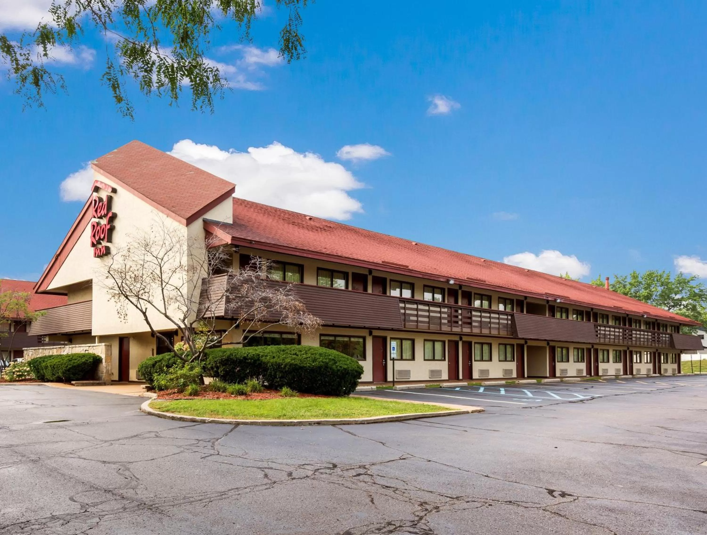 Property building in Red Roof Inn Detroit - Plymouth/Canton